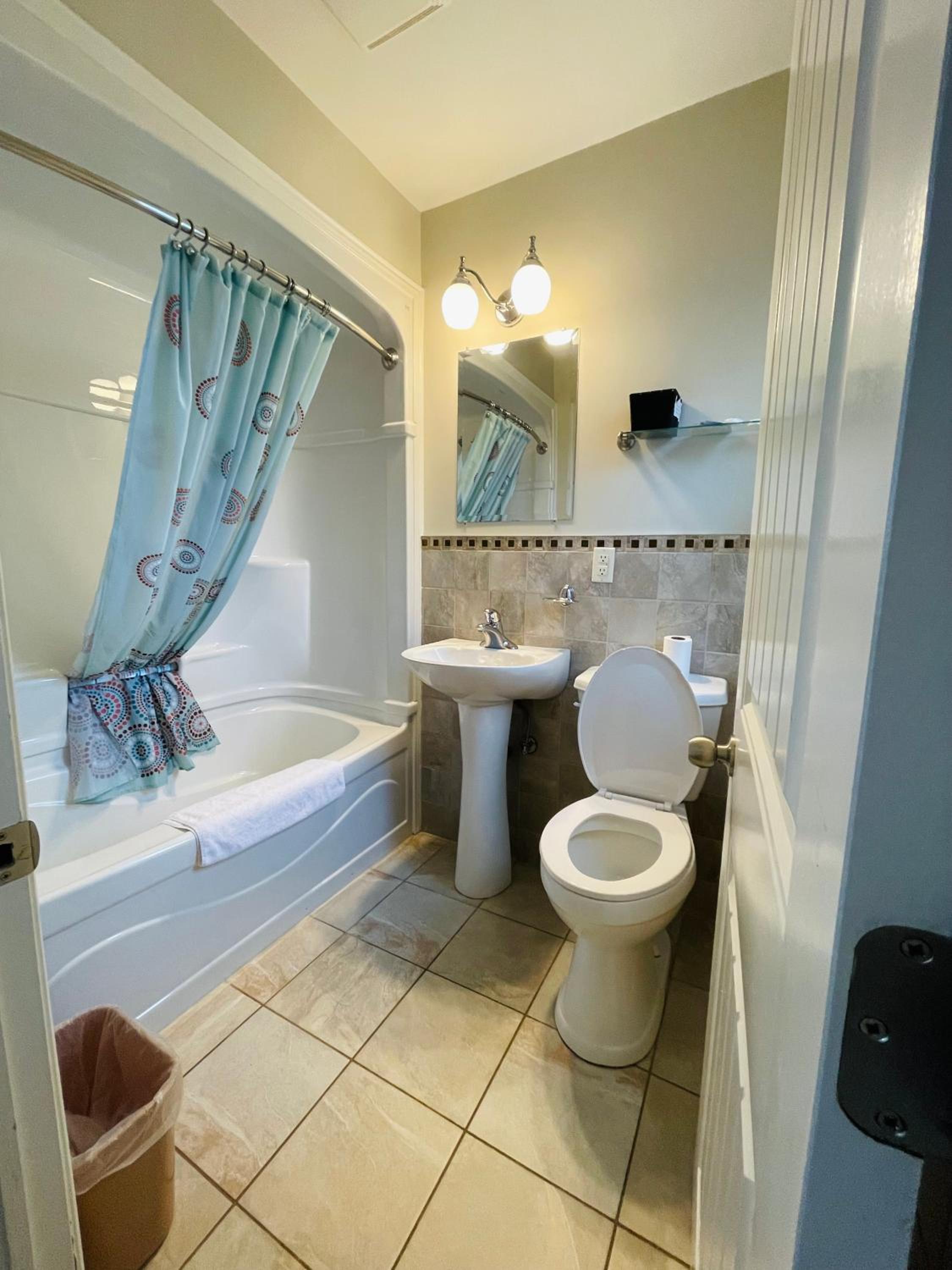 Queen Room with Two Queen Beds - Photo 6