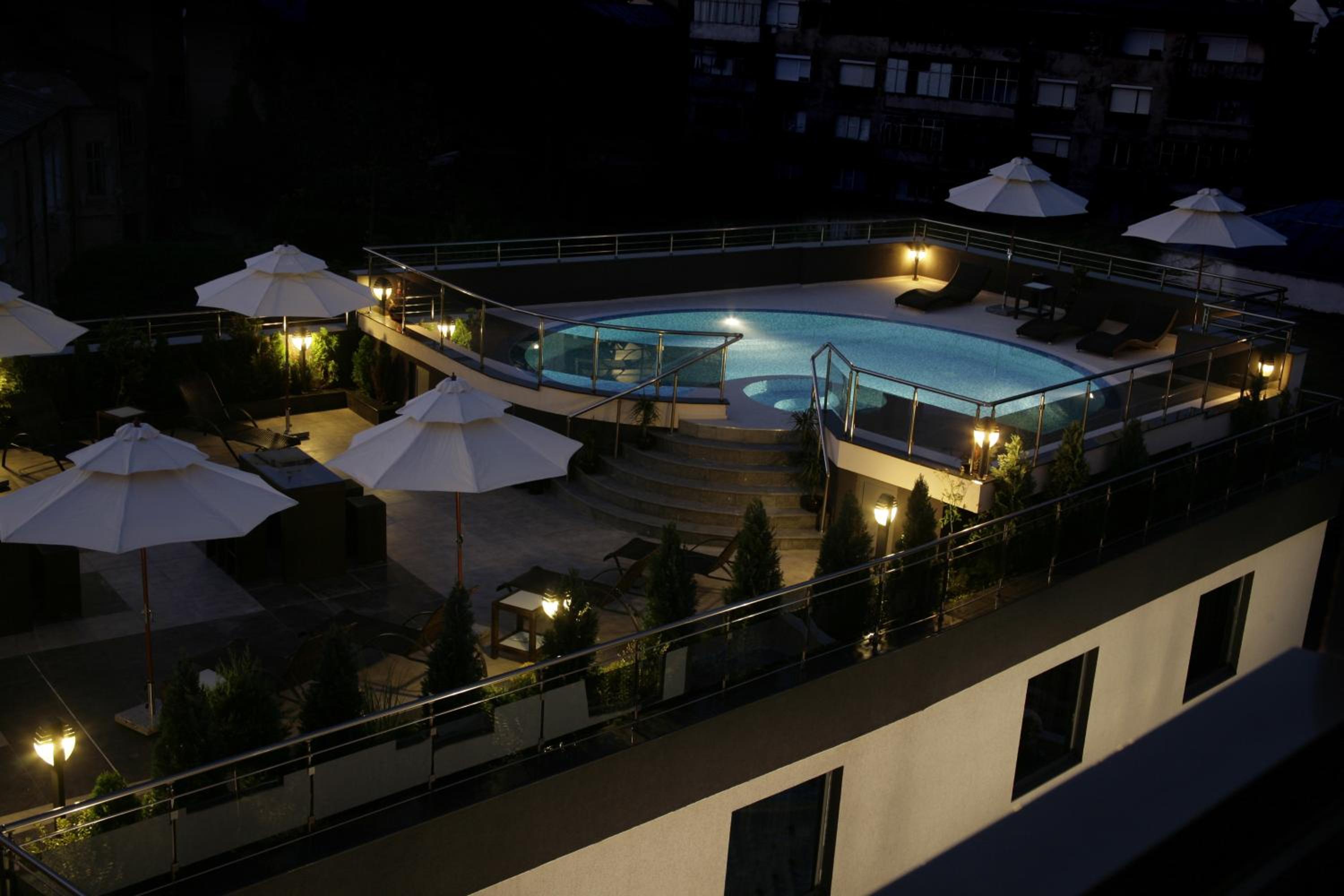 Deluxe Single Room - Free Pool & Gym