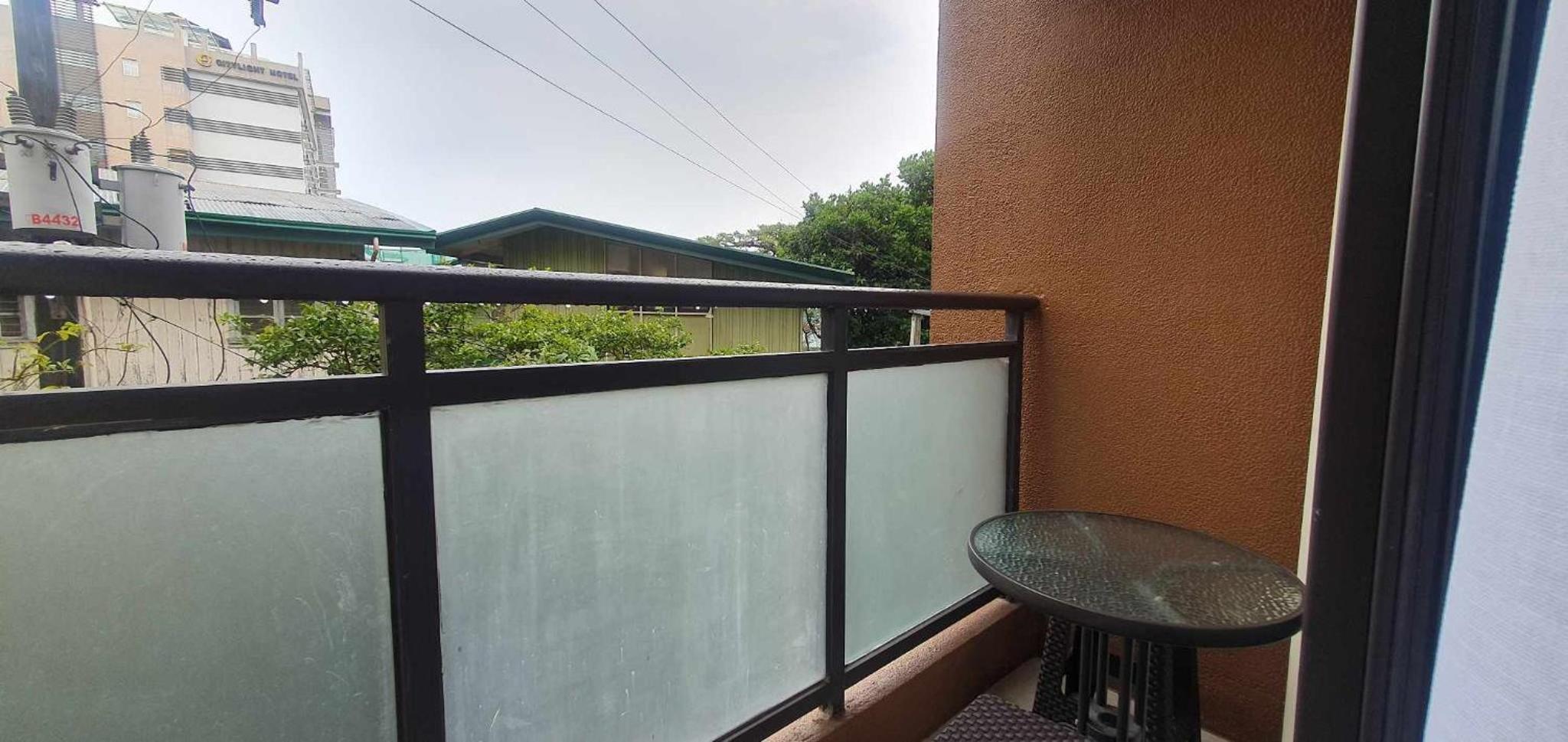 Studio with Balcony photo 2