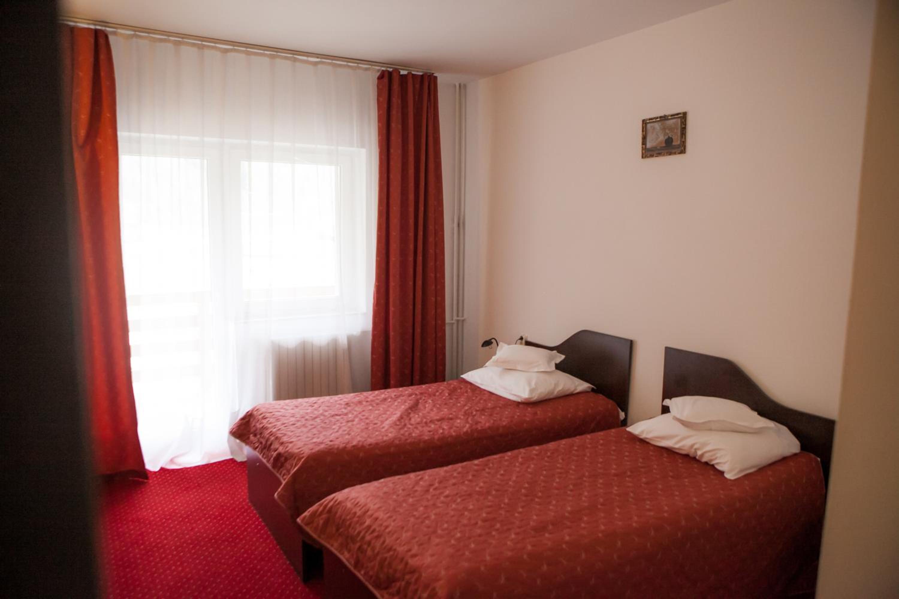 Double or Twin Room - Photo 7