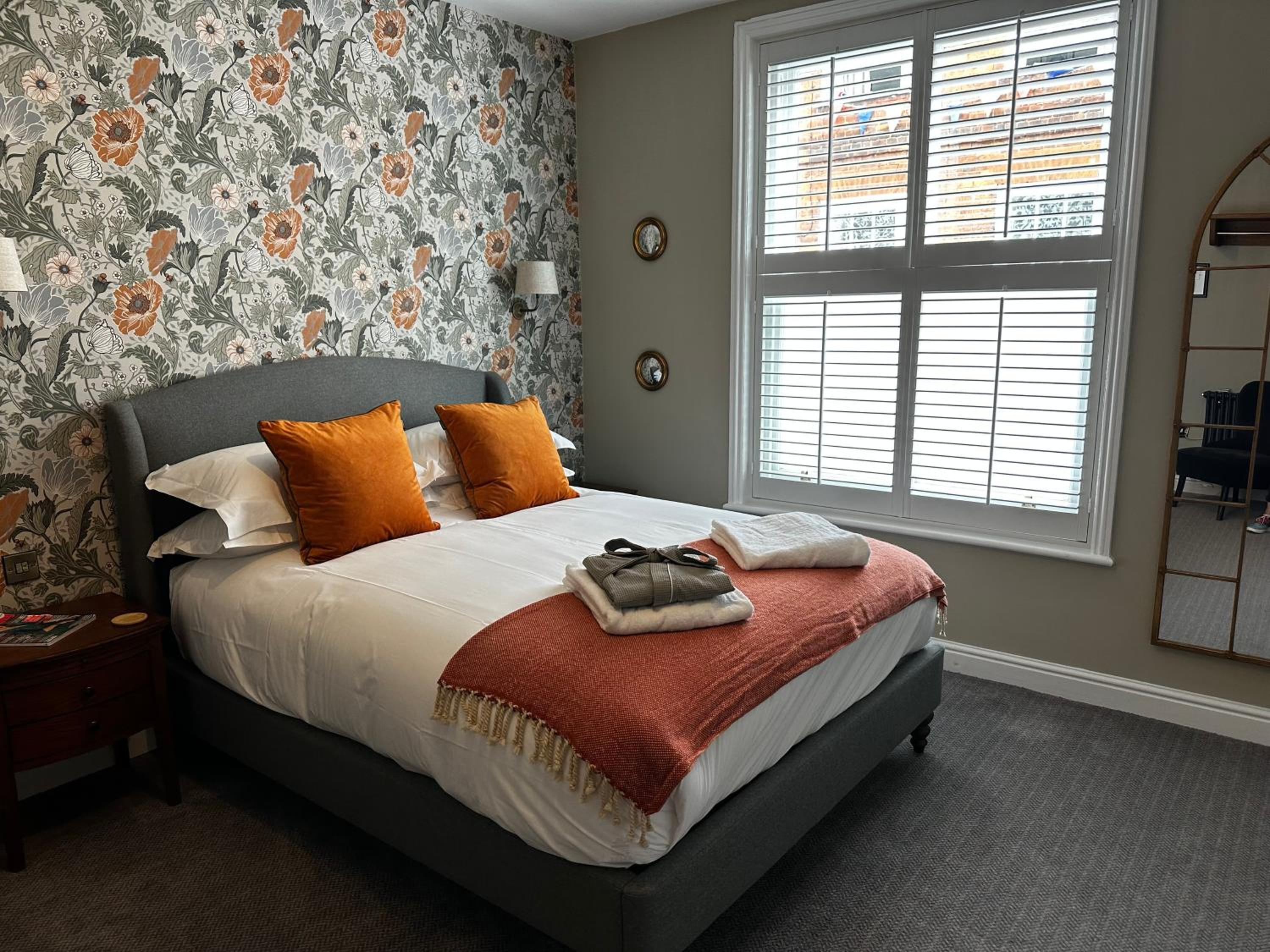 Deluxe King Room photo 3