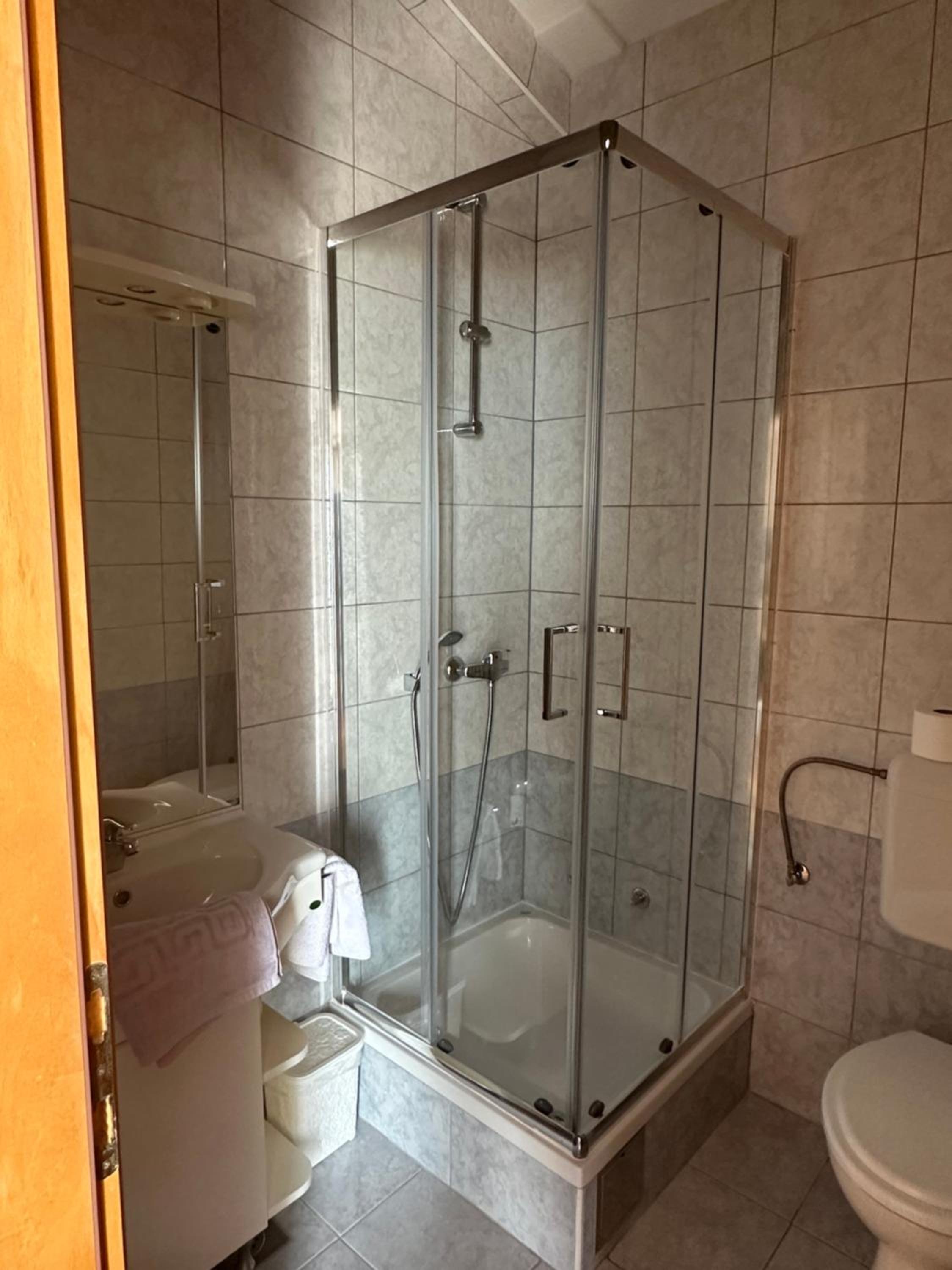 Double Room with Balcony and Sea View - Photo 6