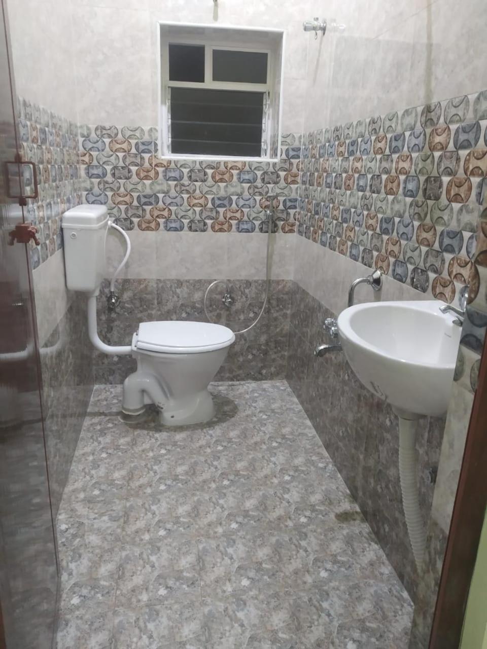 Family Room with Private Bathroom photo 3