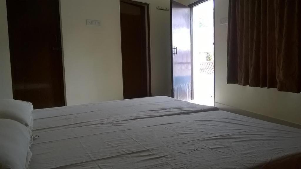 Small Double Room photo 2