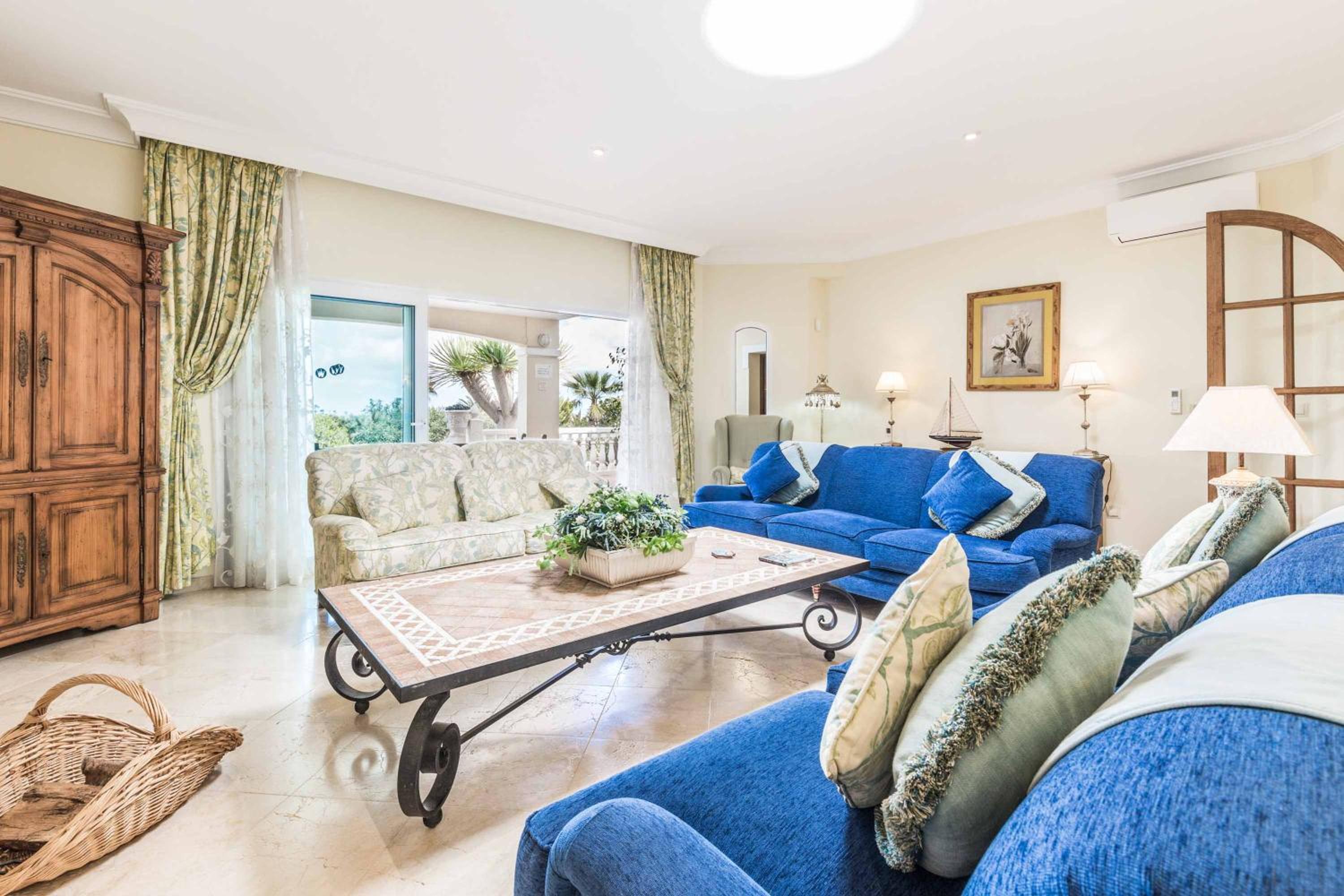 Villa de Cuatro Habitaciones