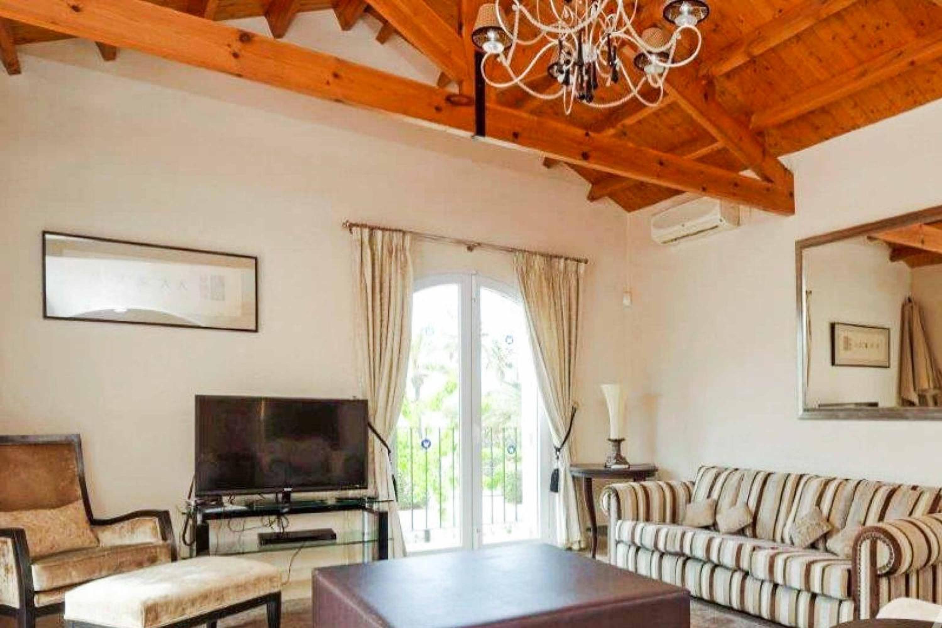 Villa de Cuatro Habitaciones