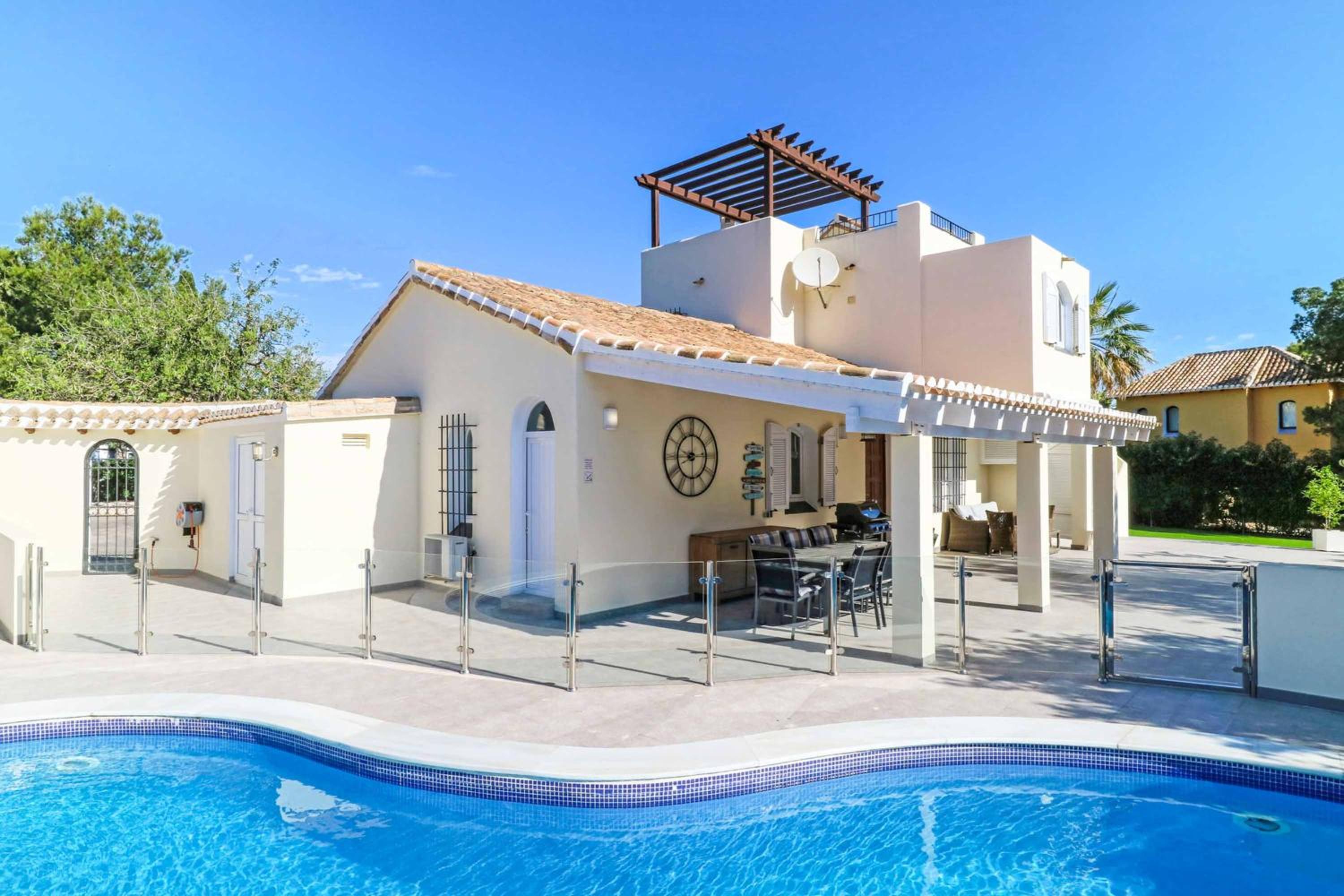 Four-Bedroom Villa photo 3