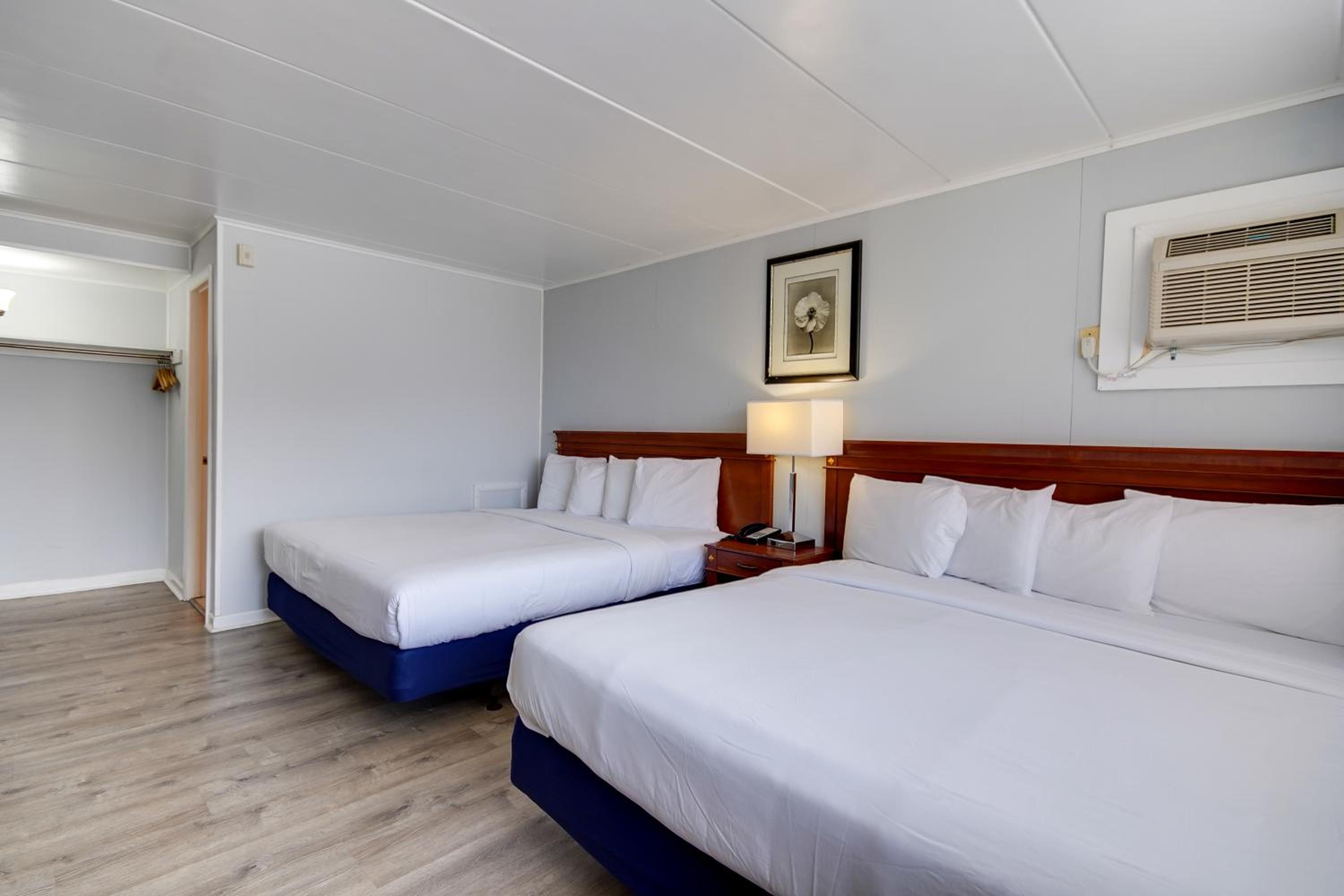 Double Room with Two Double Bed photo 2