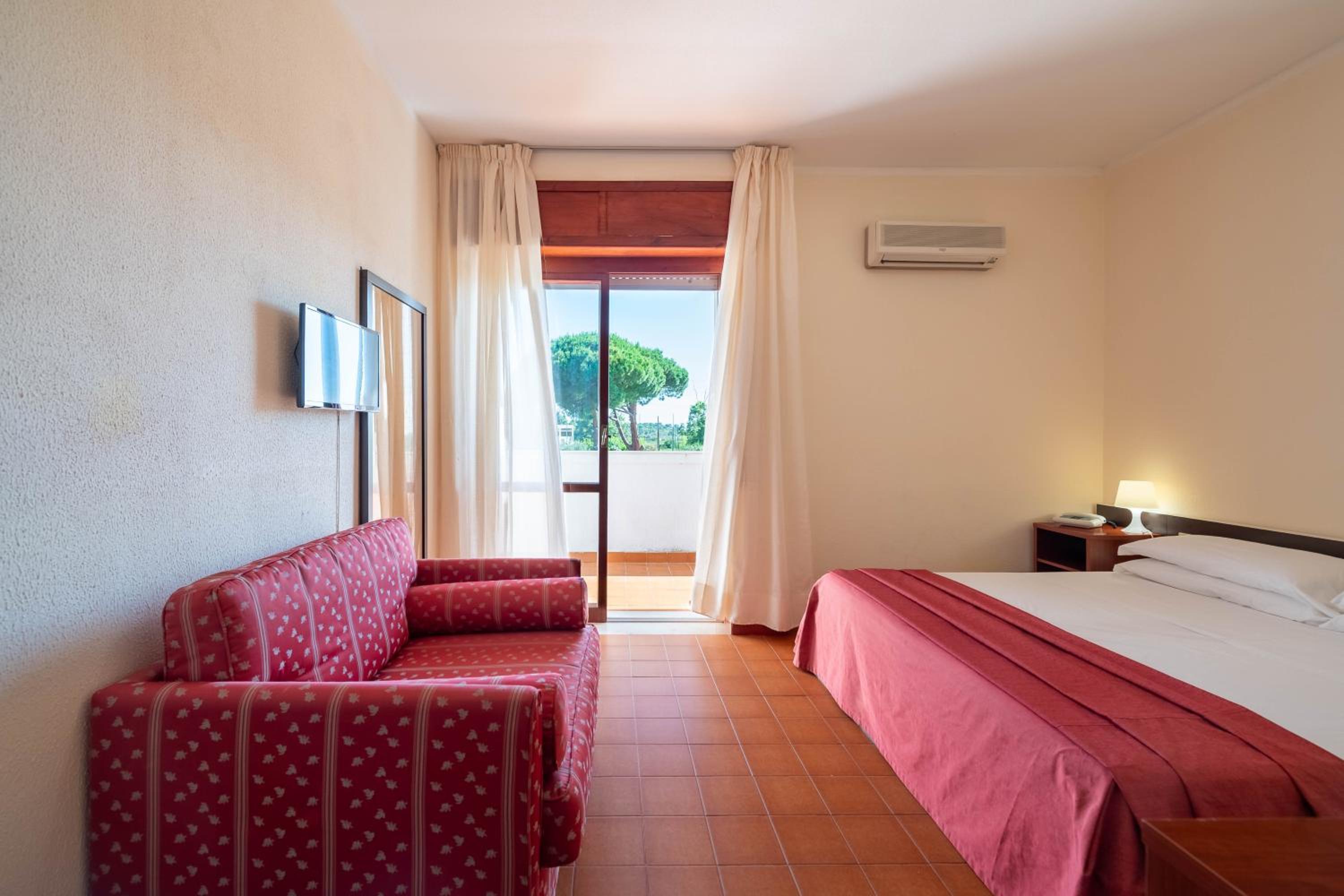 Comfort Triple Room