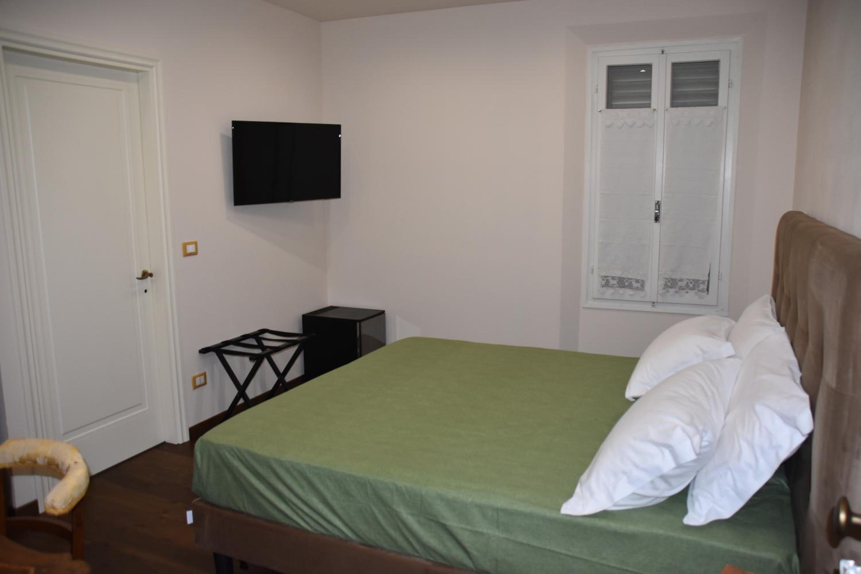 Double or Twin Room with Private Bathroom