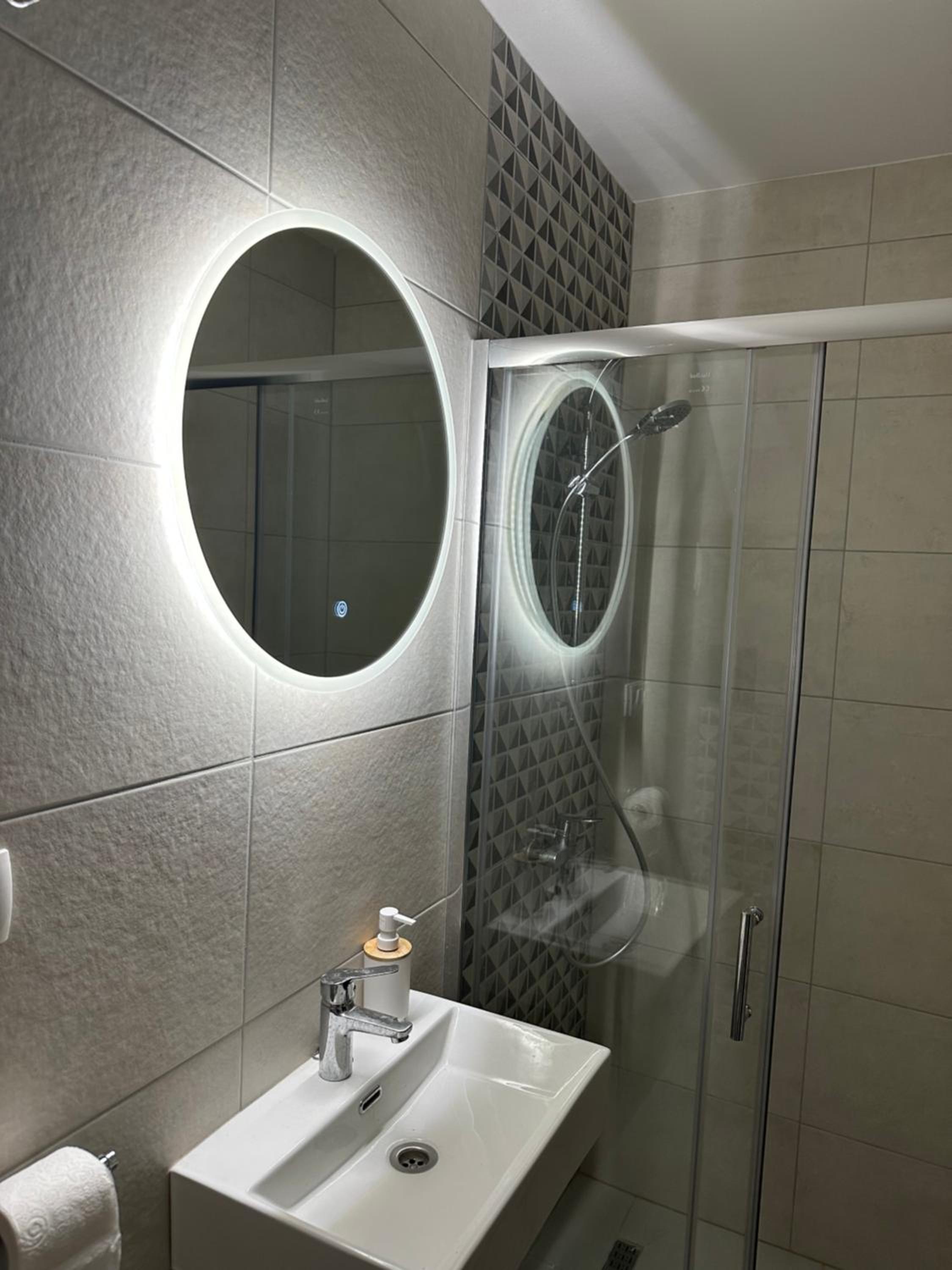 Double Room with Private Bathroom photo 2