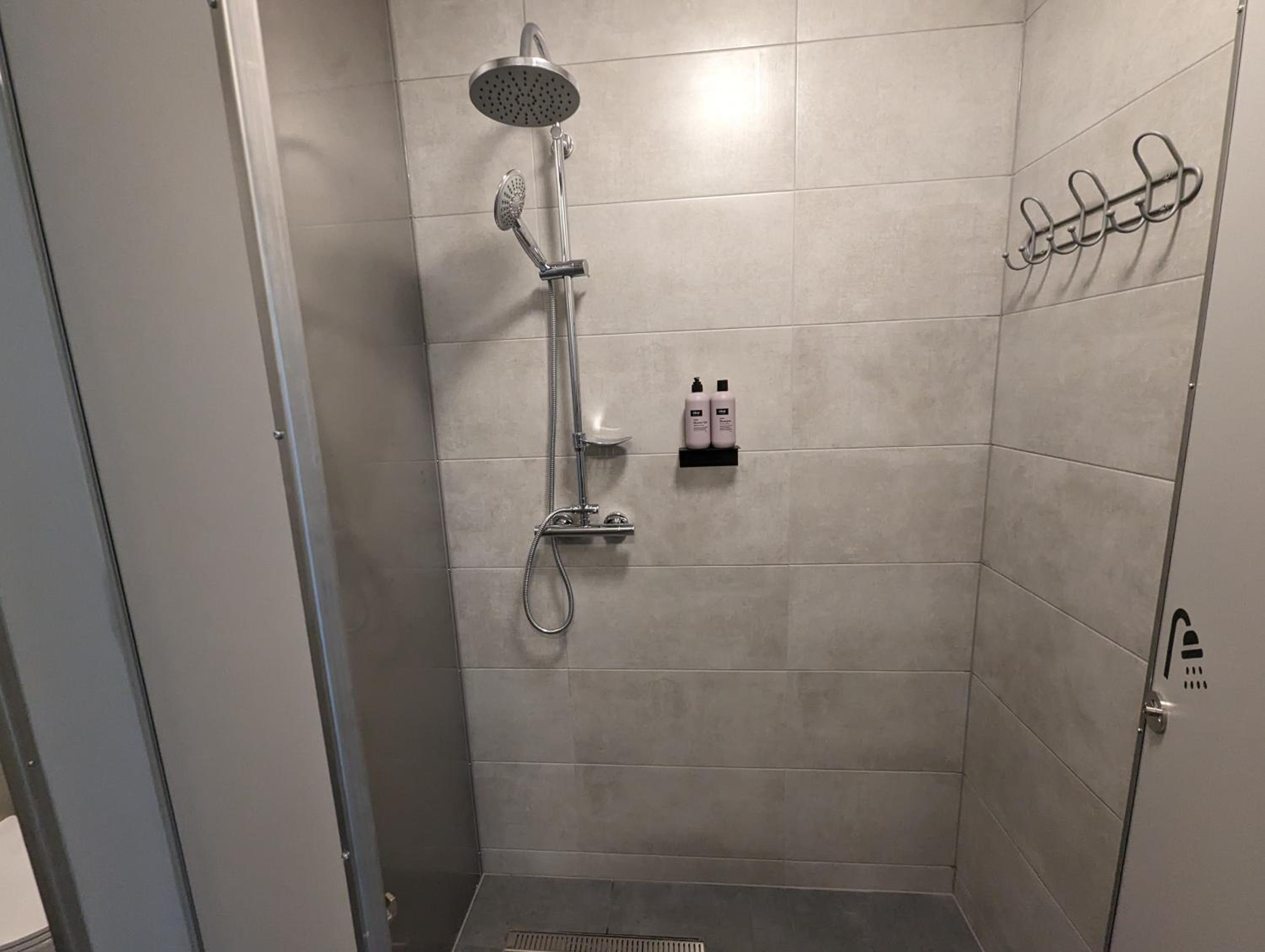Single Room with Shared Bathroom photo 3
