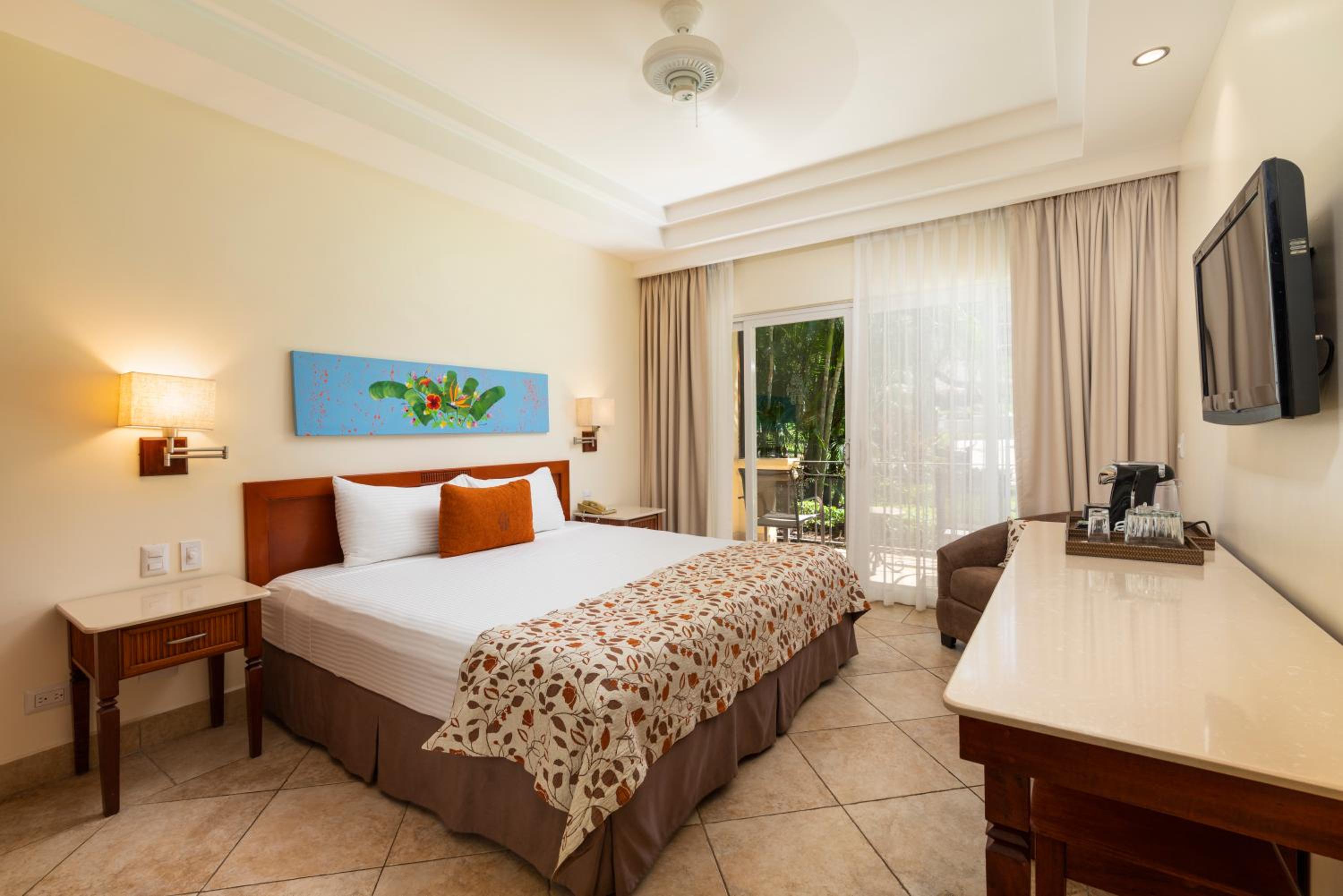 Family Pool View King Bed