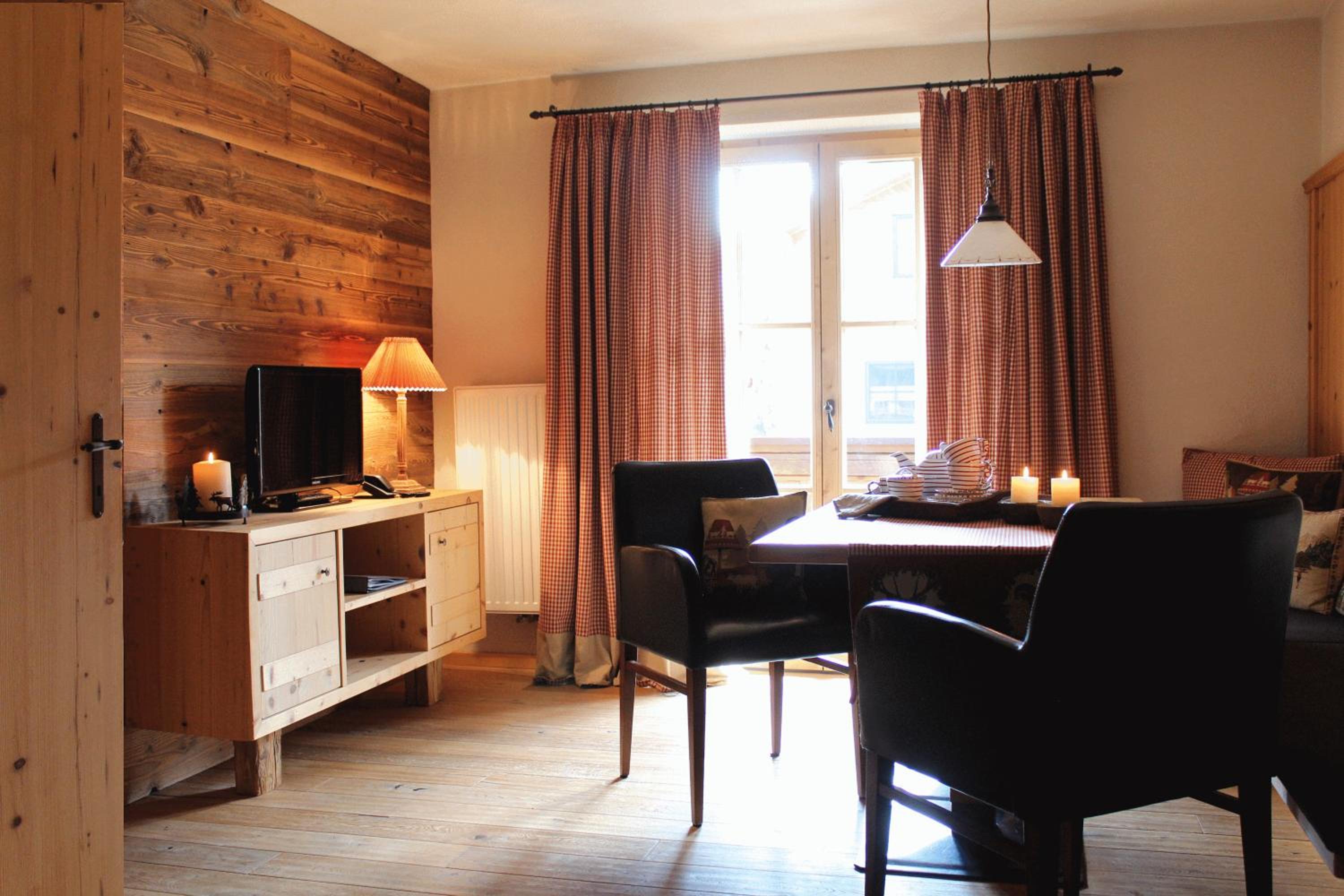 One-Bedroom Apartment with Balcony