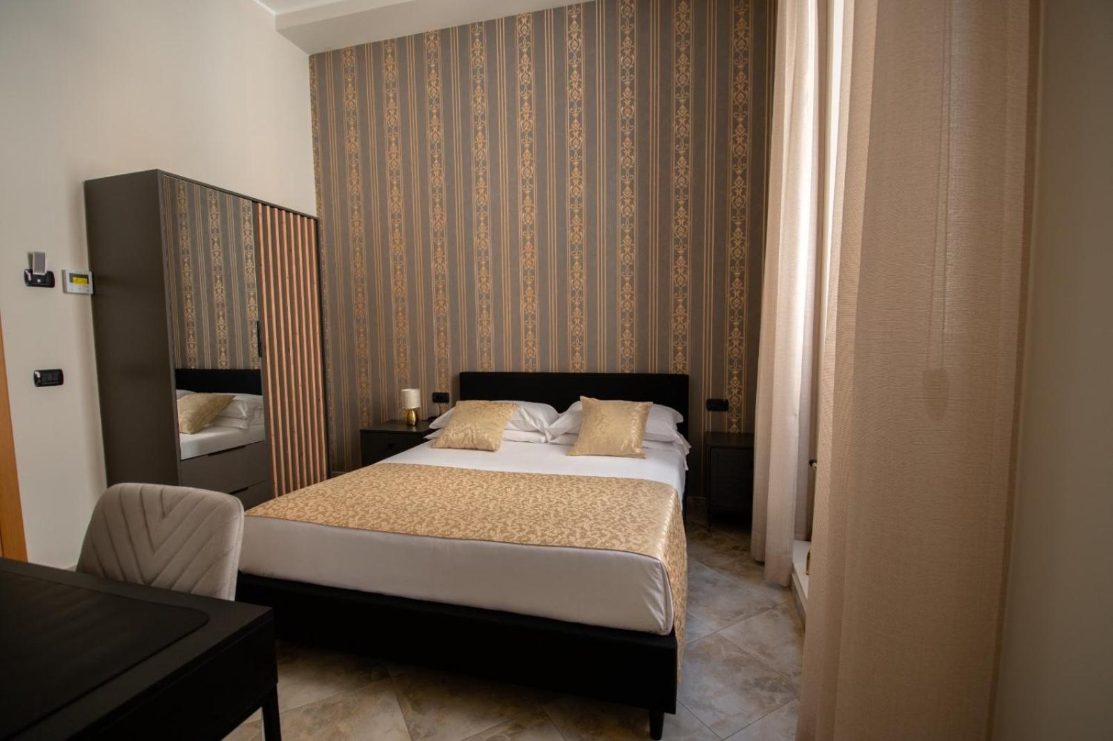 Double Room with Private Bathroom photo 2