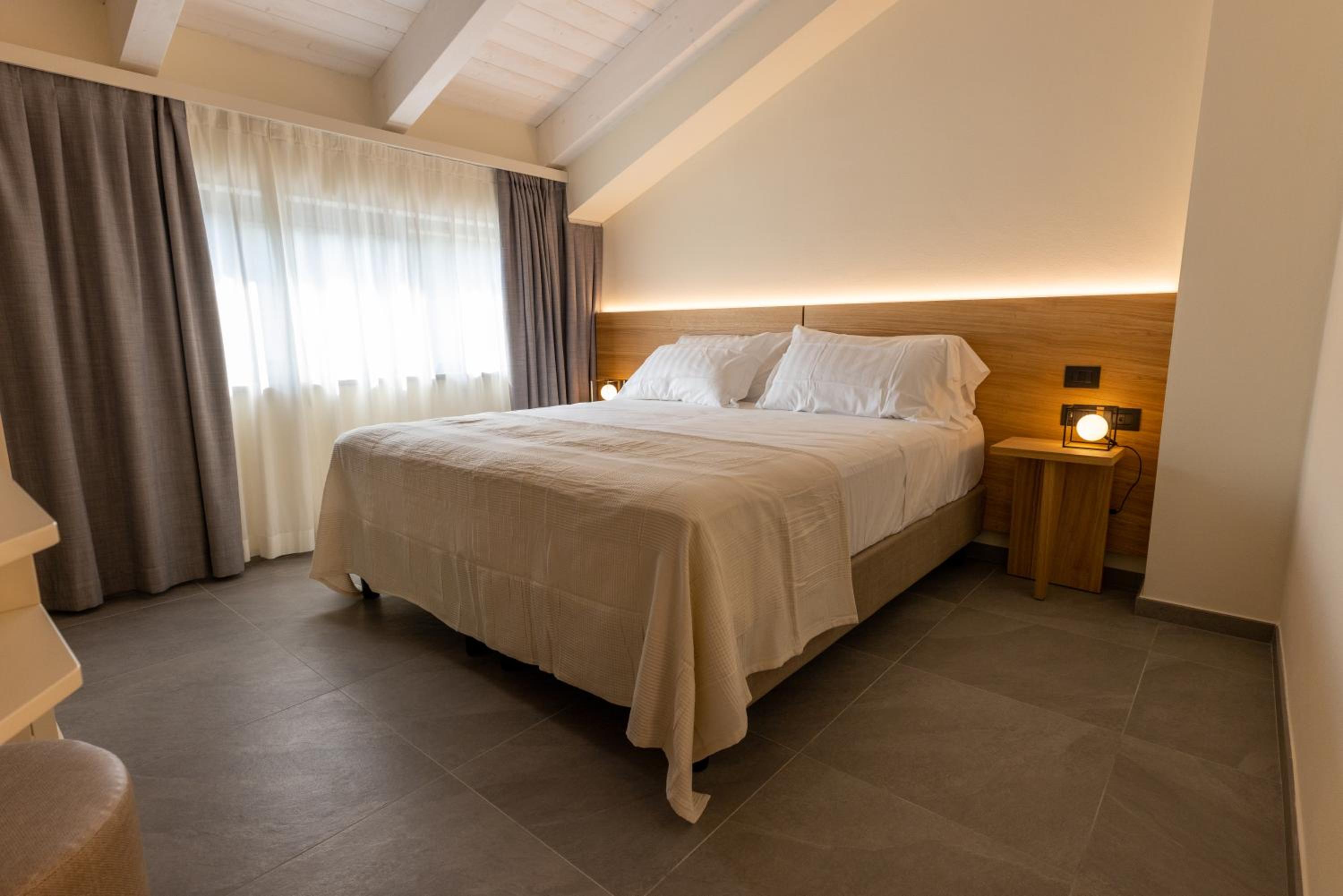 Double or Twin Room with Private Bathroom photo 1