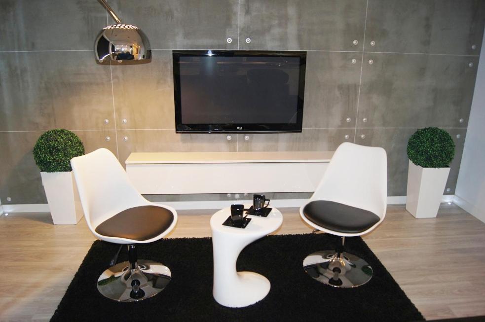 Studio with Sofa Bed - Photo 7