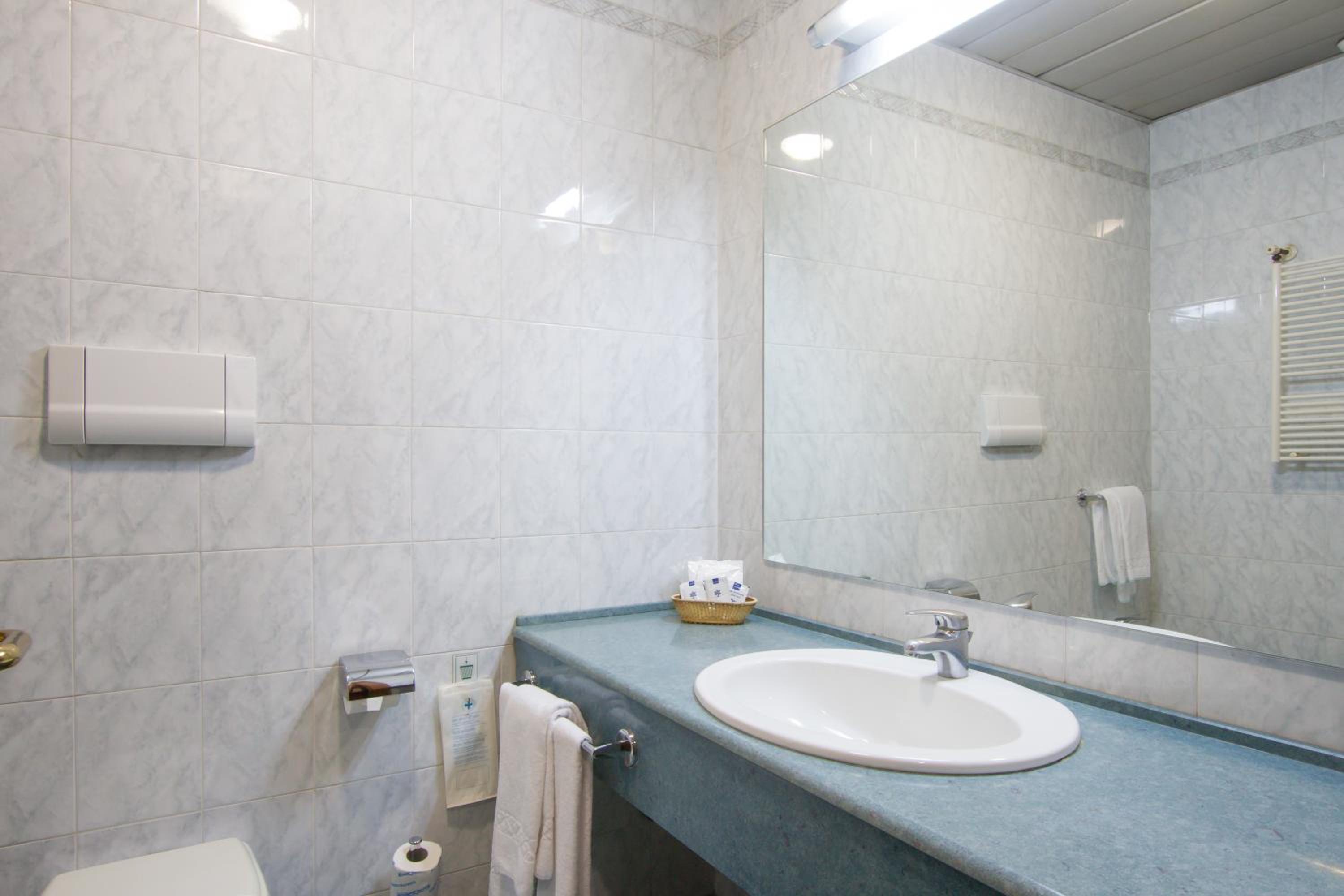 Triple Room - Photo 13