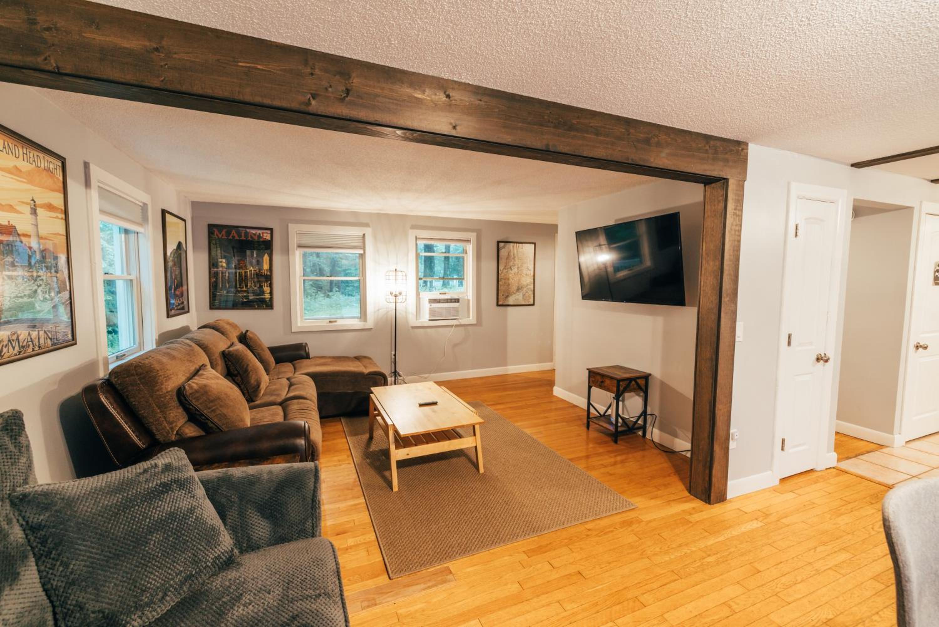 Five-Bedroom House photo 2