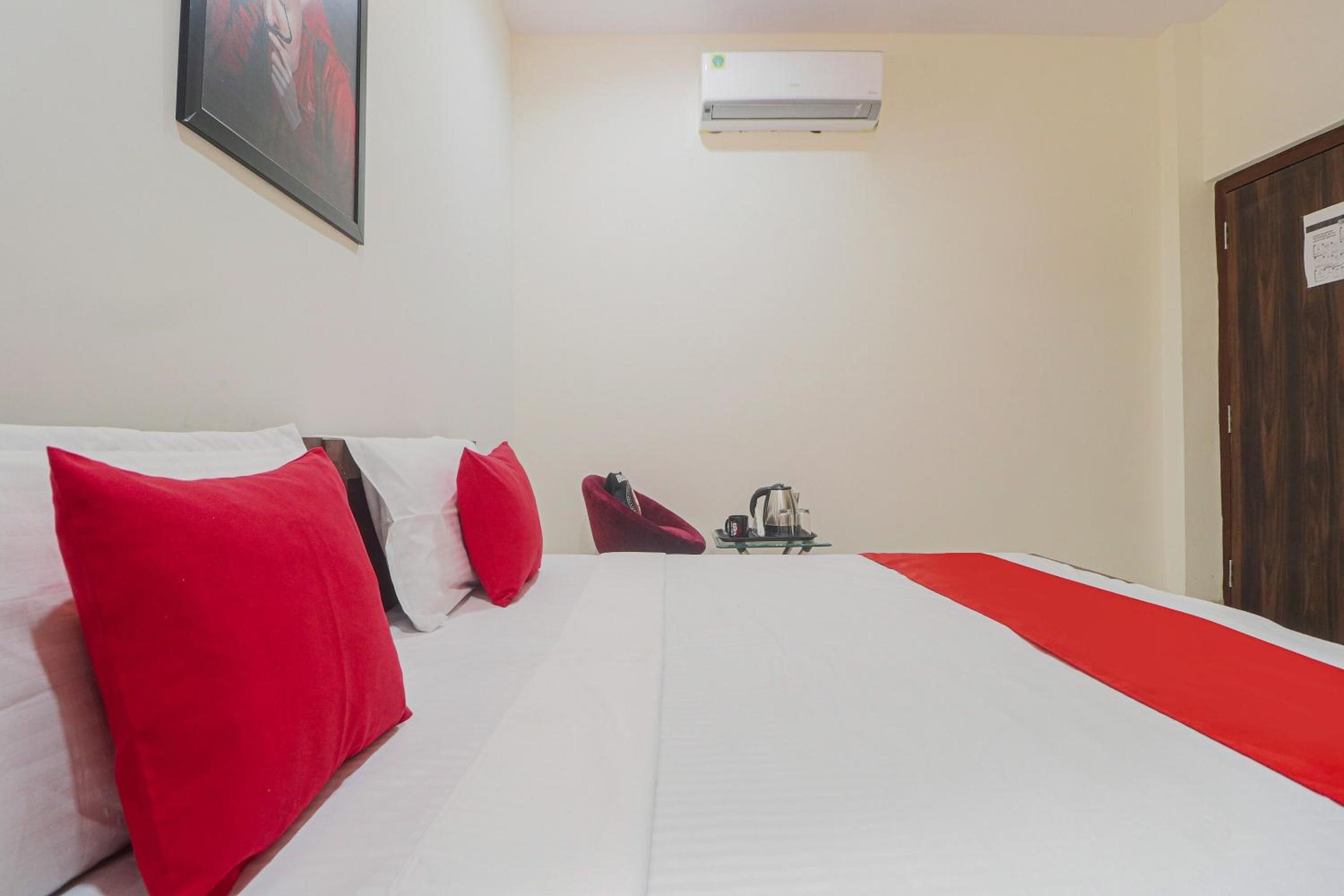 Small Single Room photo 3