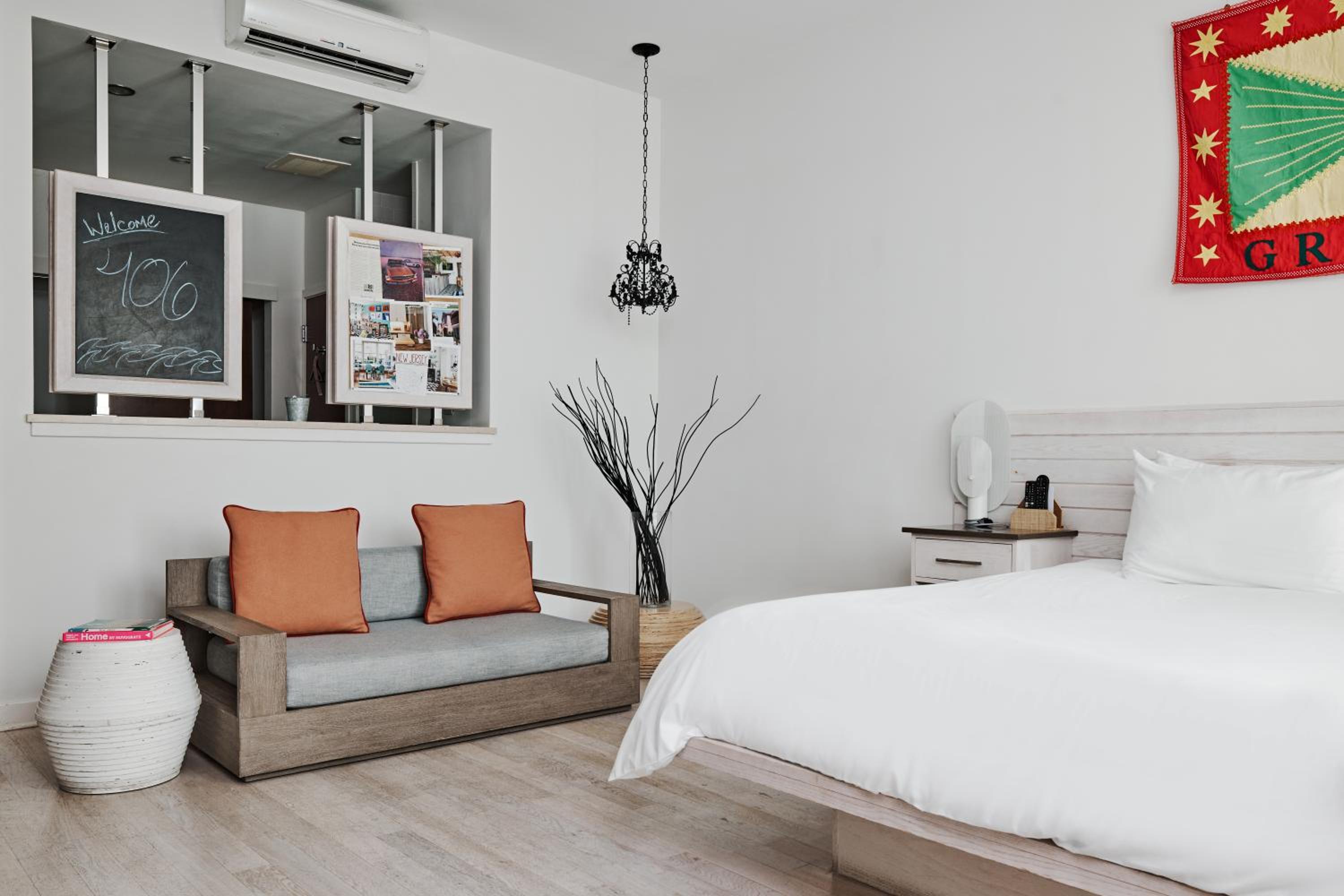 Standard King Room photo 3