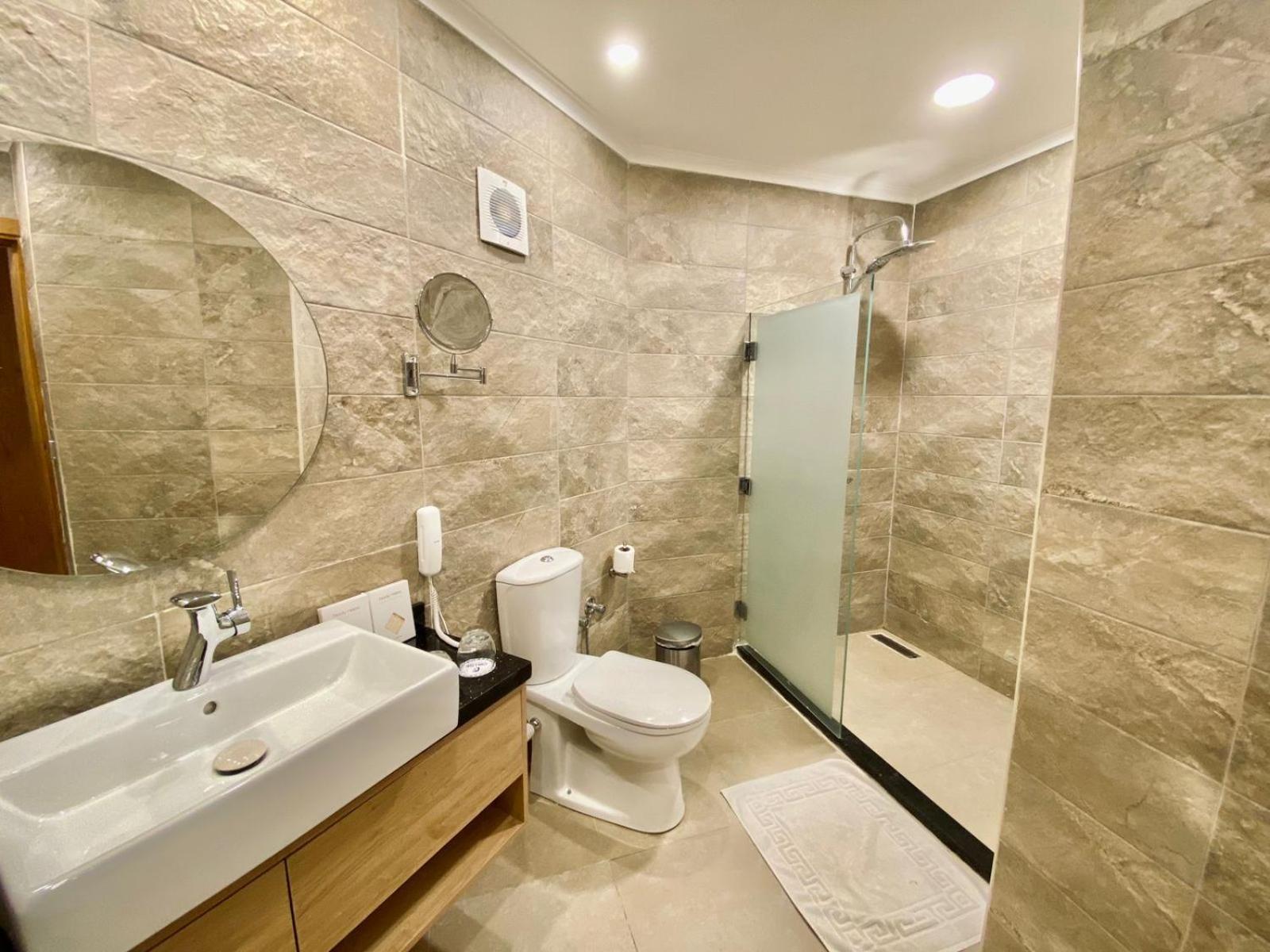 Suite with River View - Photo 5