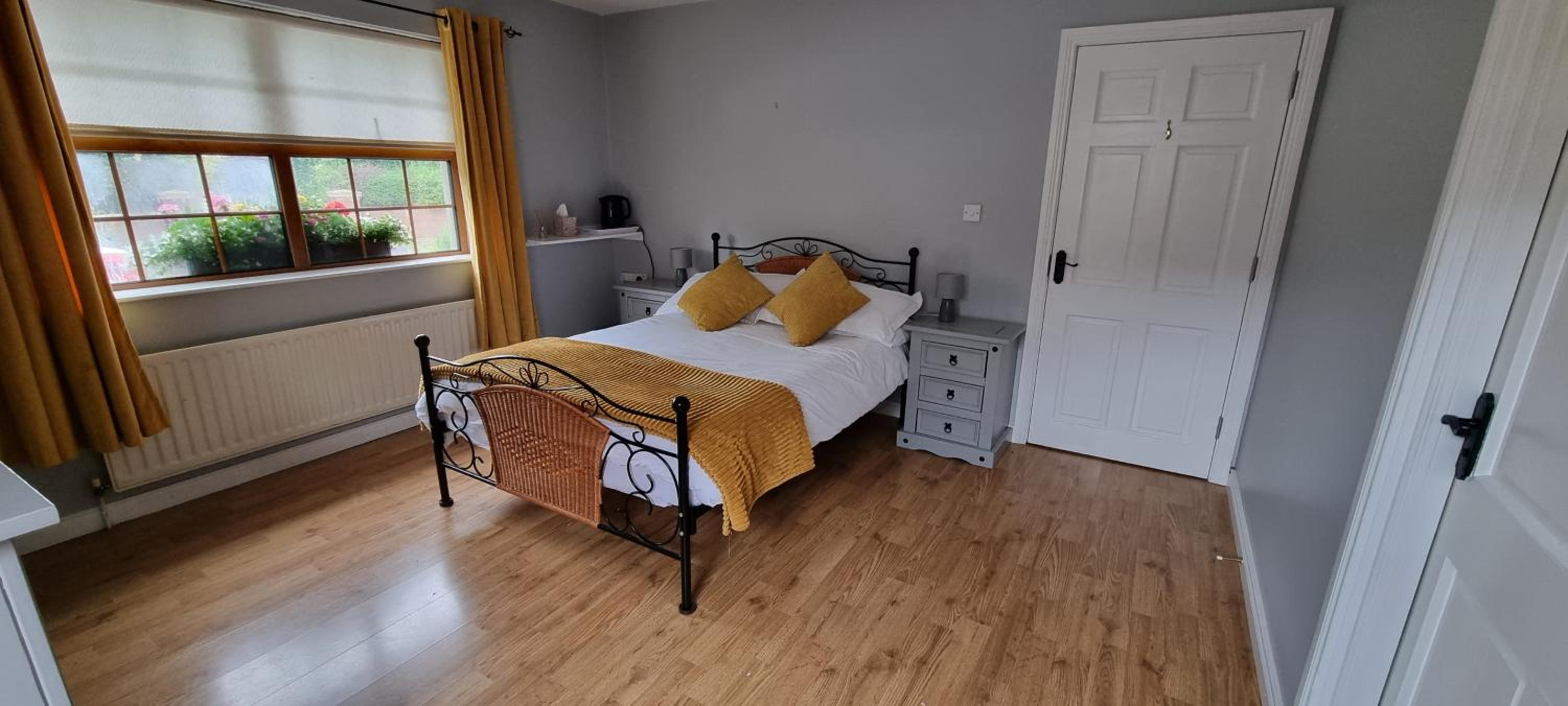 Double Room - Disability Access photo 3