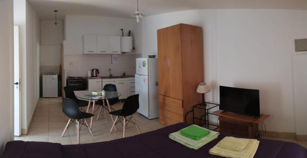One-Bedroom Apartment photo 1