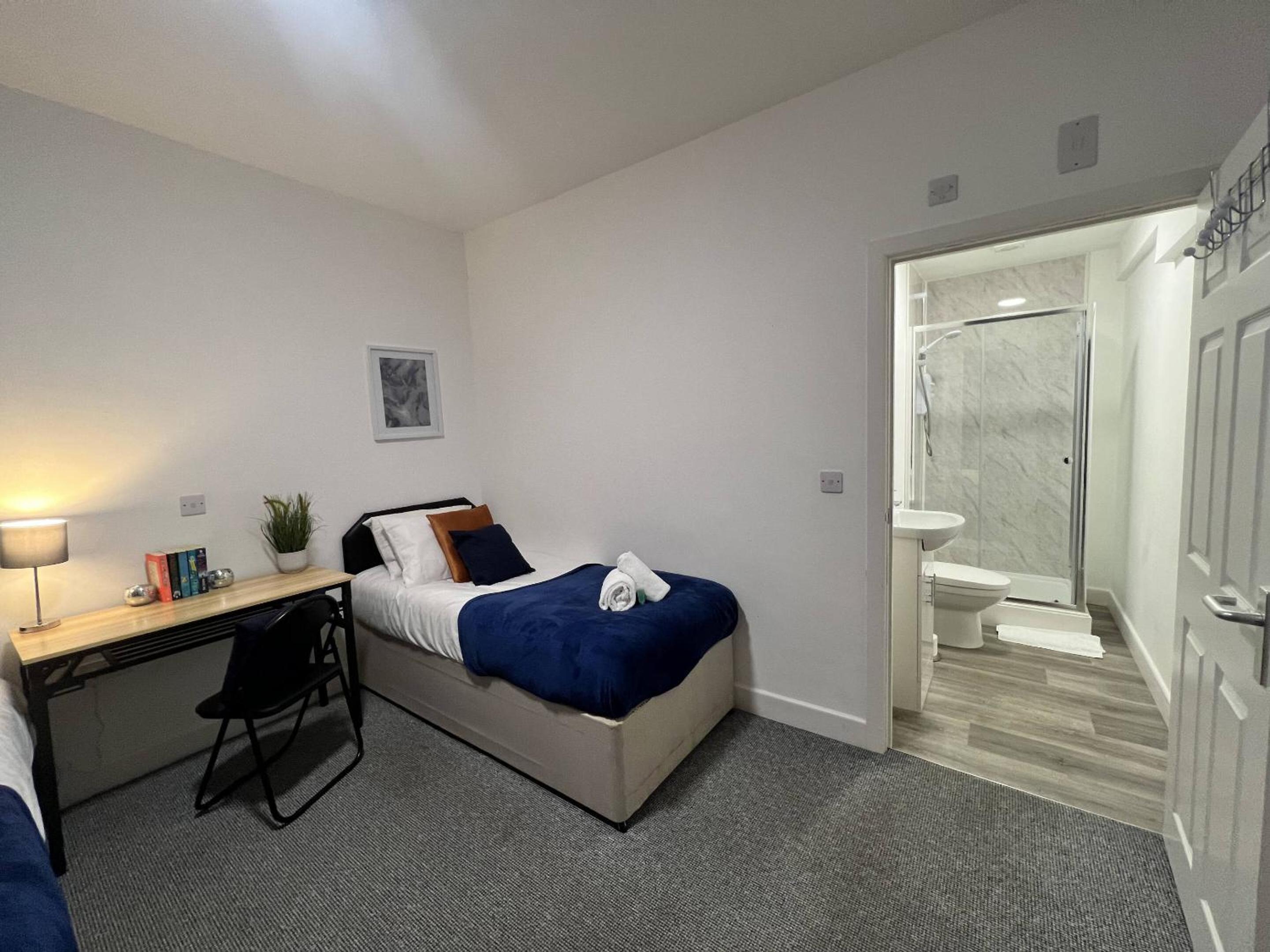 Standard Twin Room - Photo 7