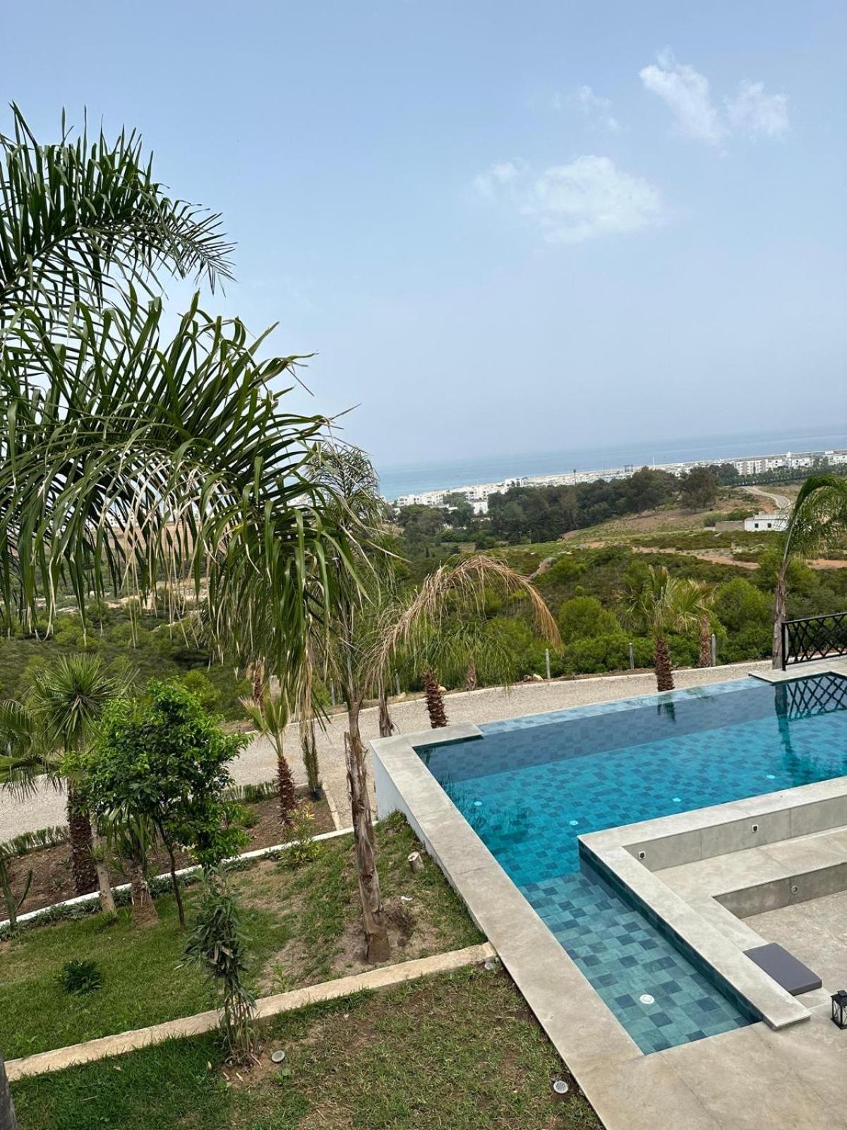 Villa photo 2