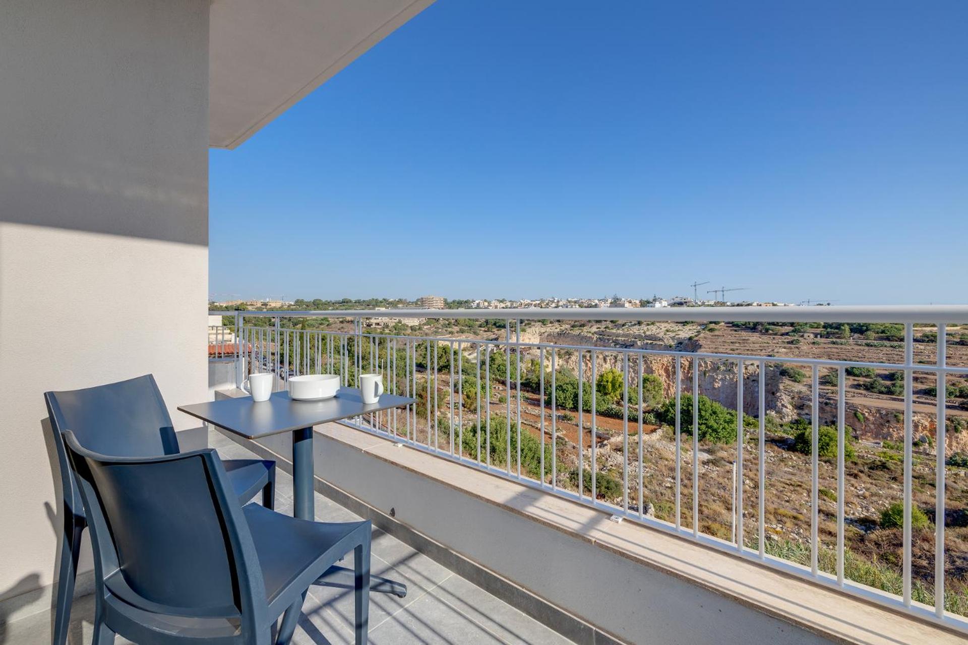 Apartment with Balcony photo 1