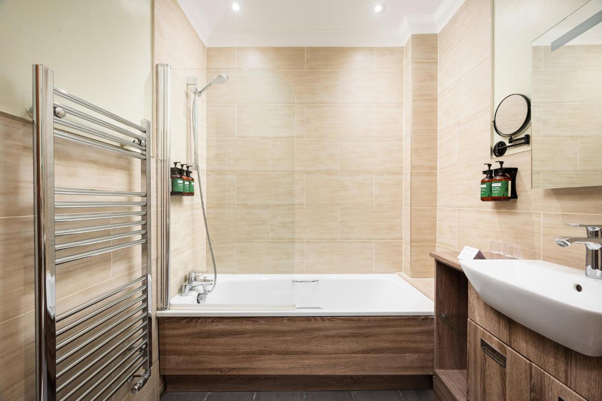 Standard Twin Room - Photo 5