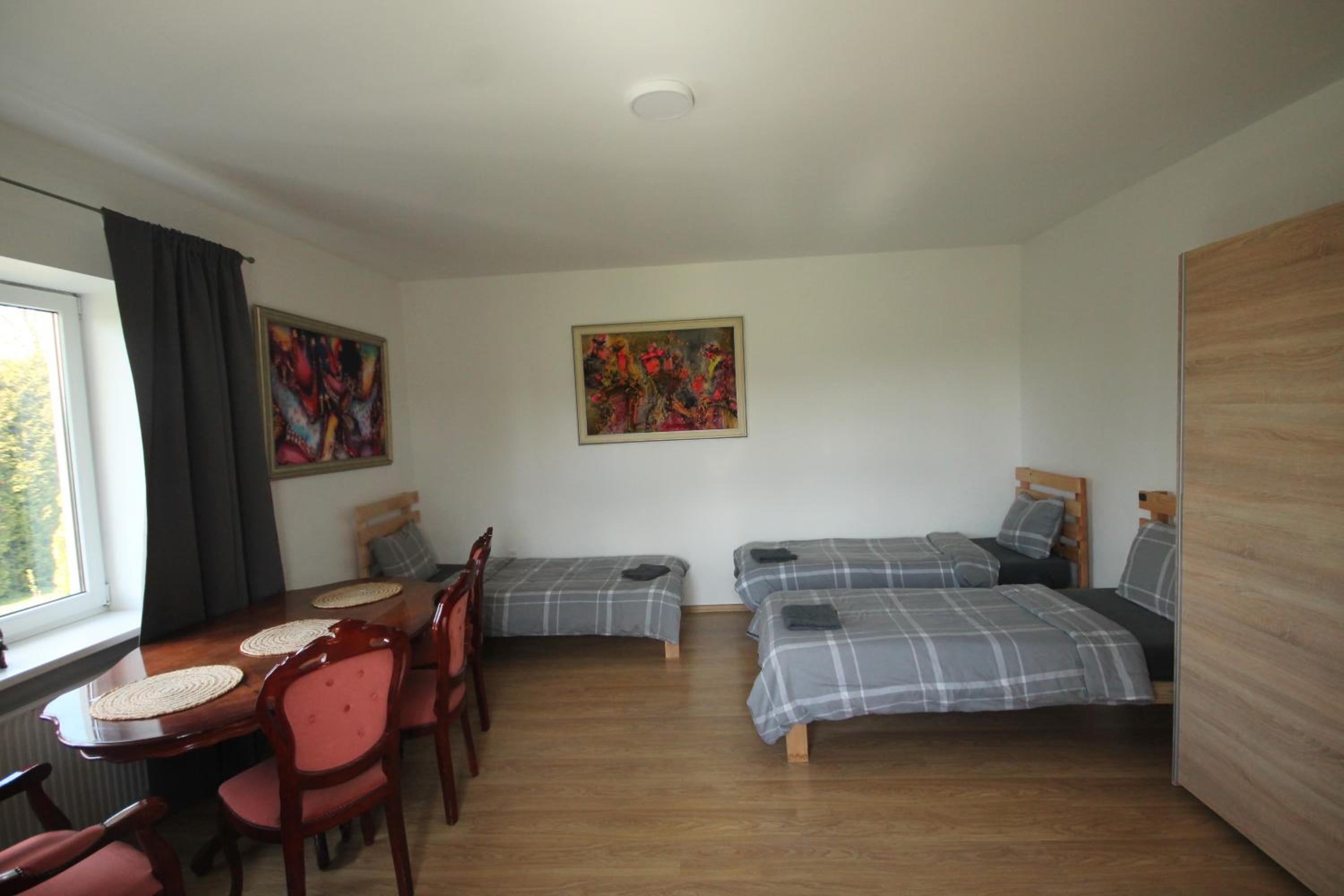 Quadruple Room with Private Bathroom photo 2