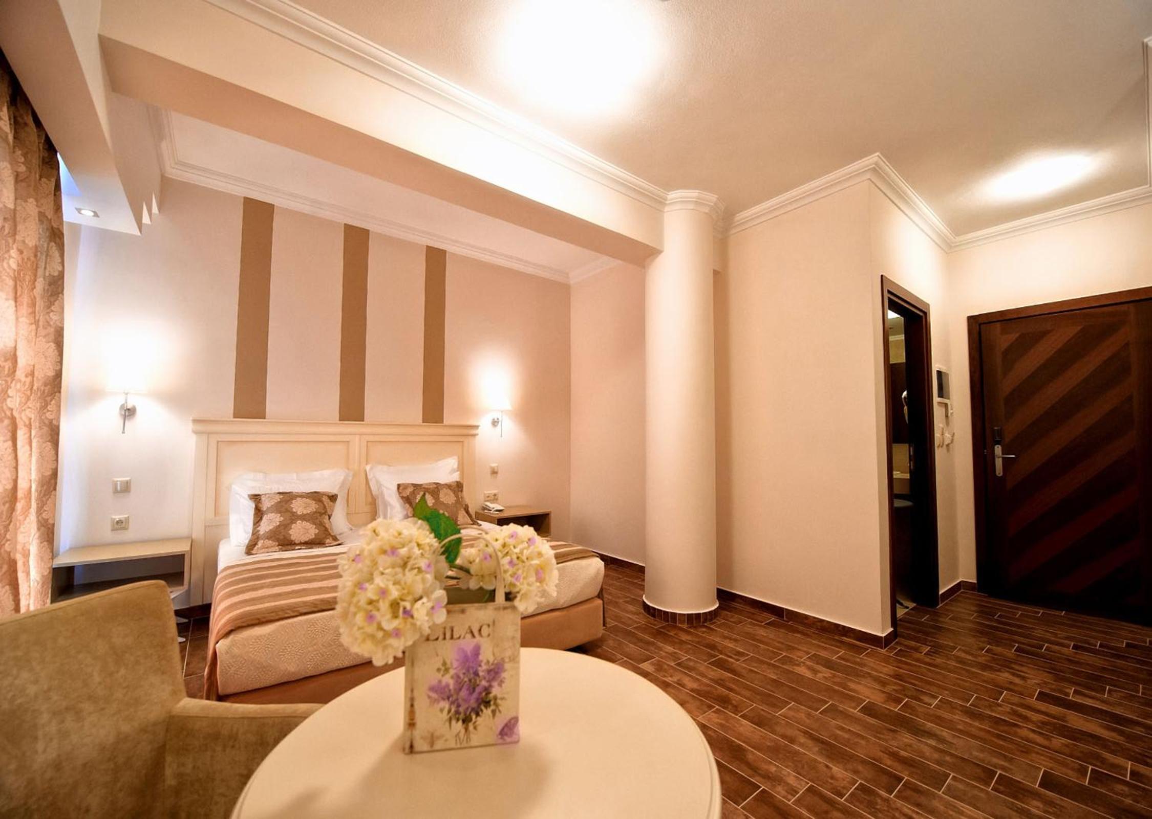  Double or Twin Room with Mountain View - Photo 2
