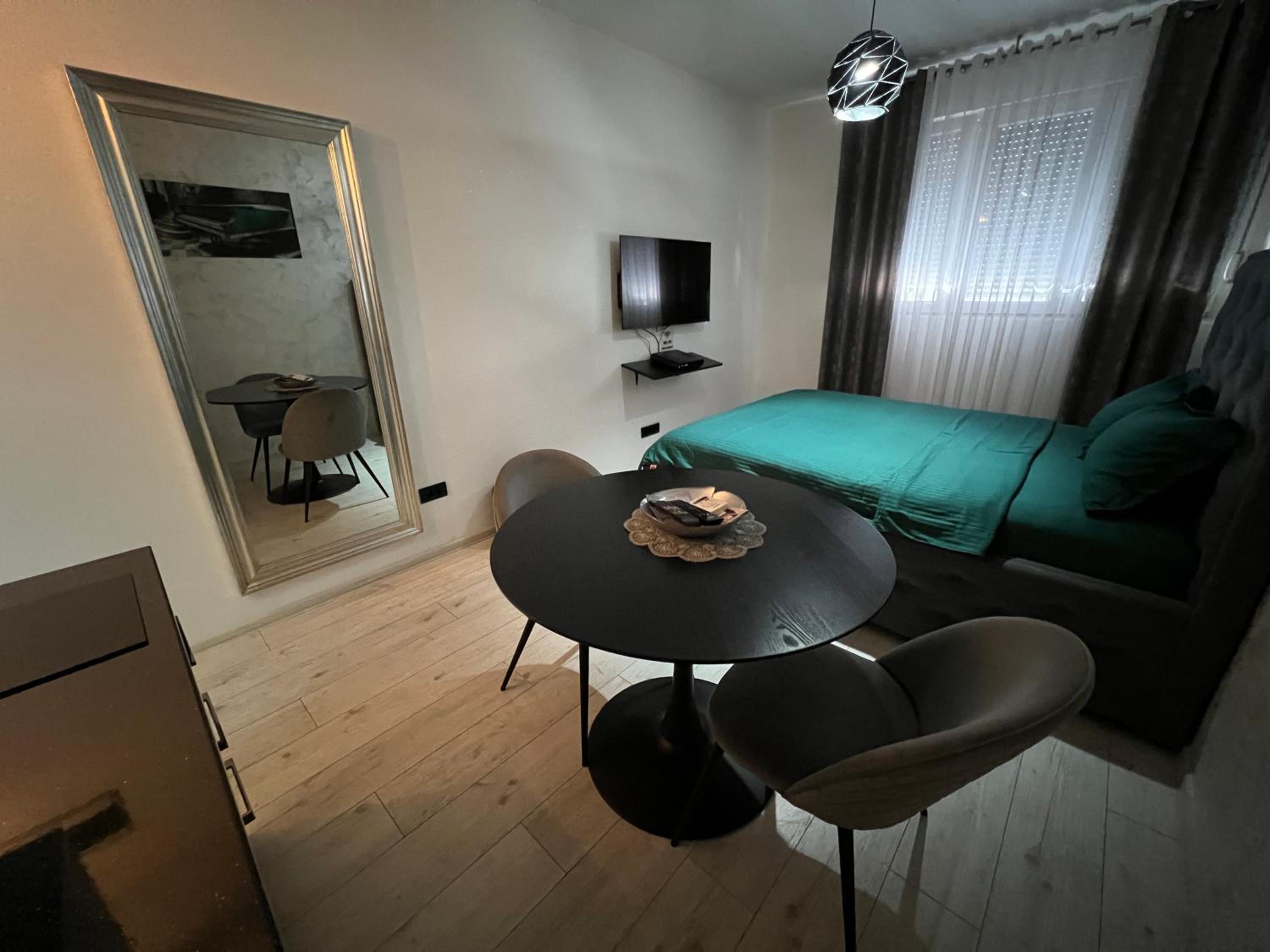 One-Bedroom Apartment photo 3
