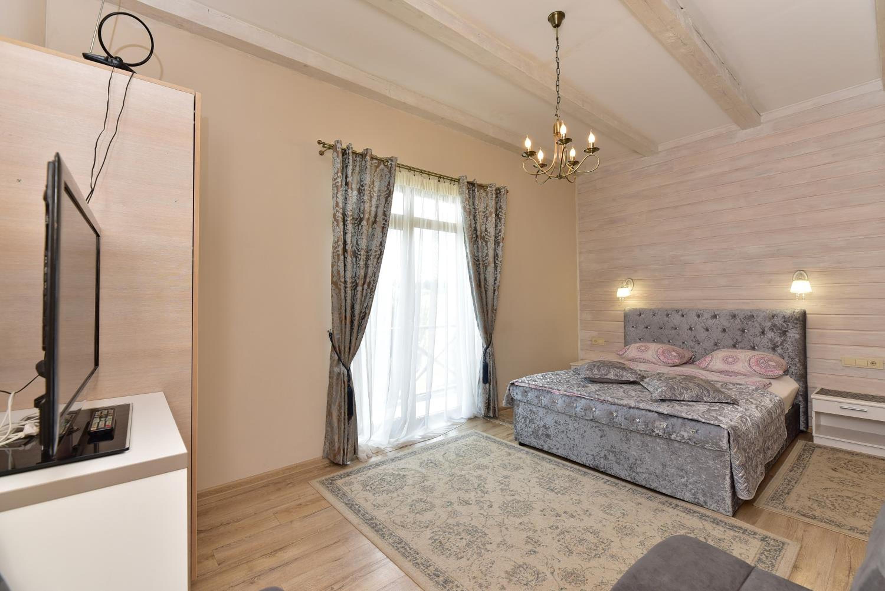 Apartment - Split Level - Photo 29
