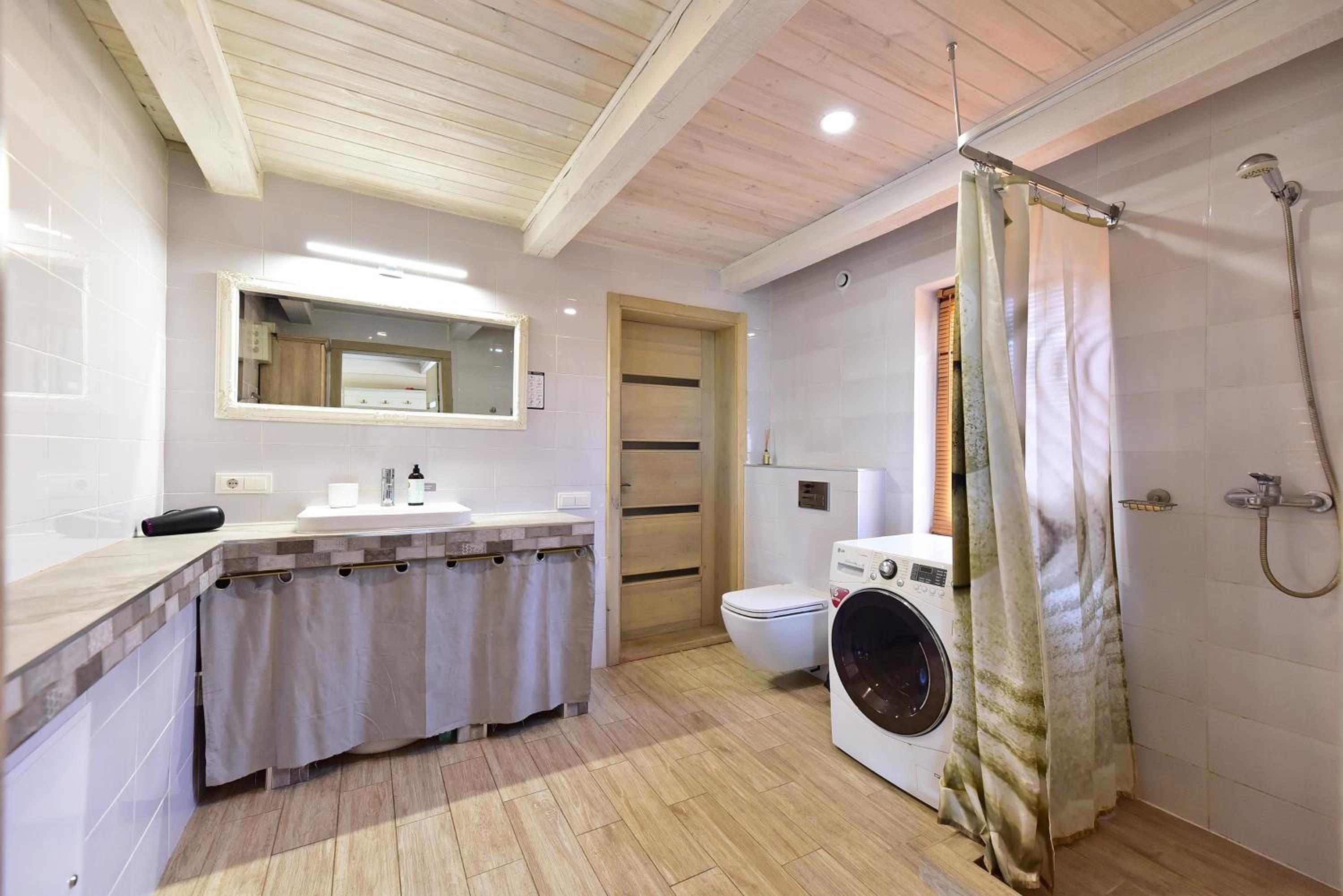 Apartment - Split Level - Photo 38