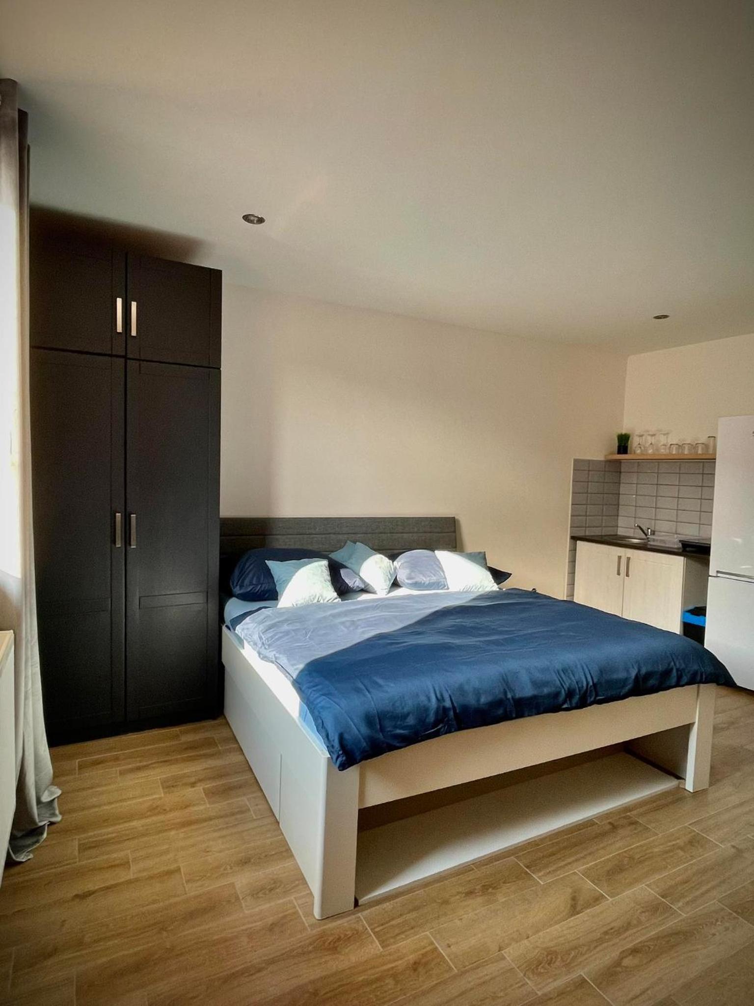 Studio Apartment photo 1