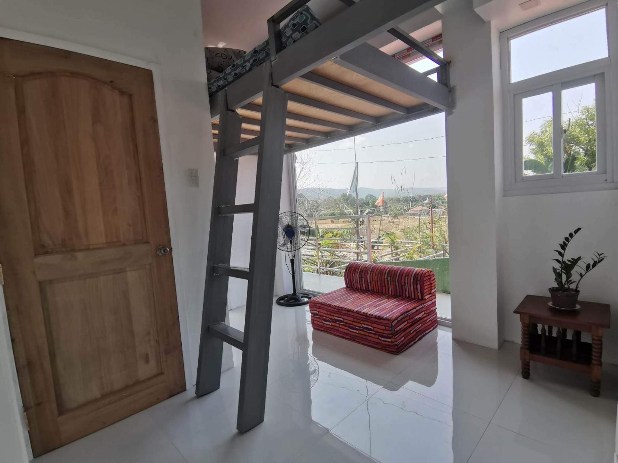 Studio with Mountain View - Photo 10