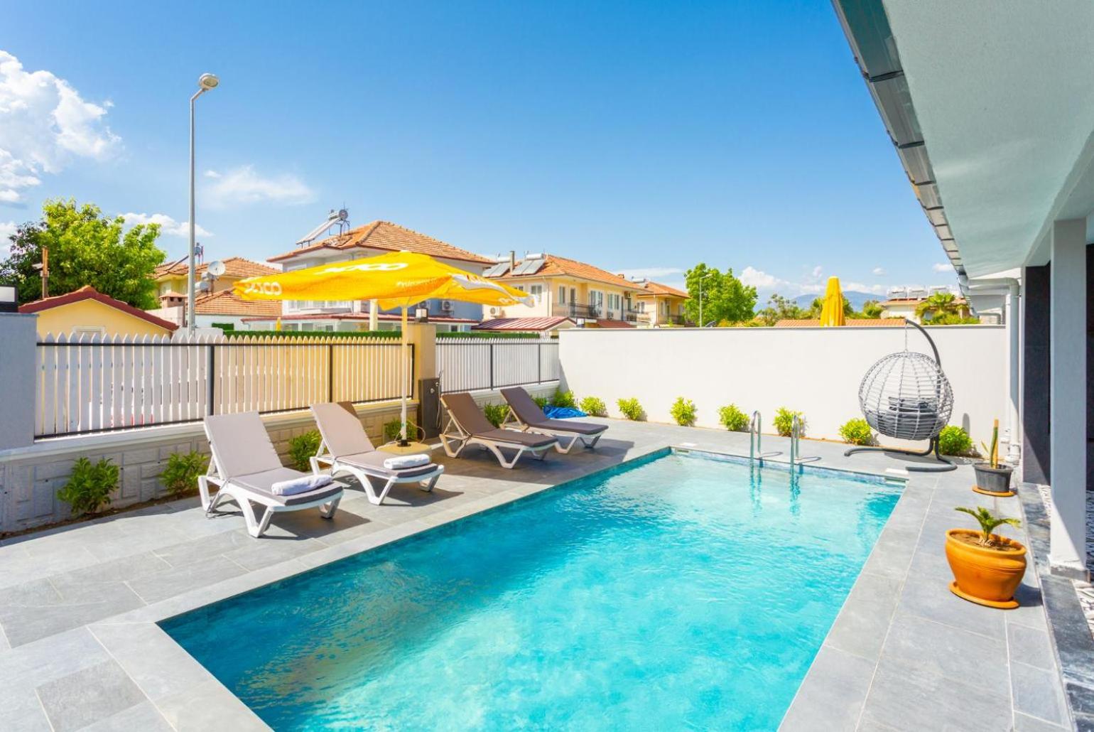 Villa photo 3