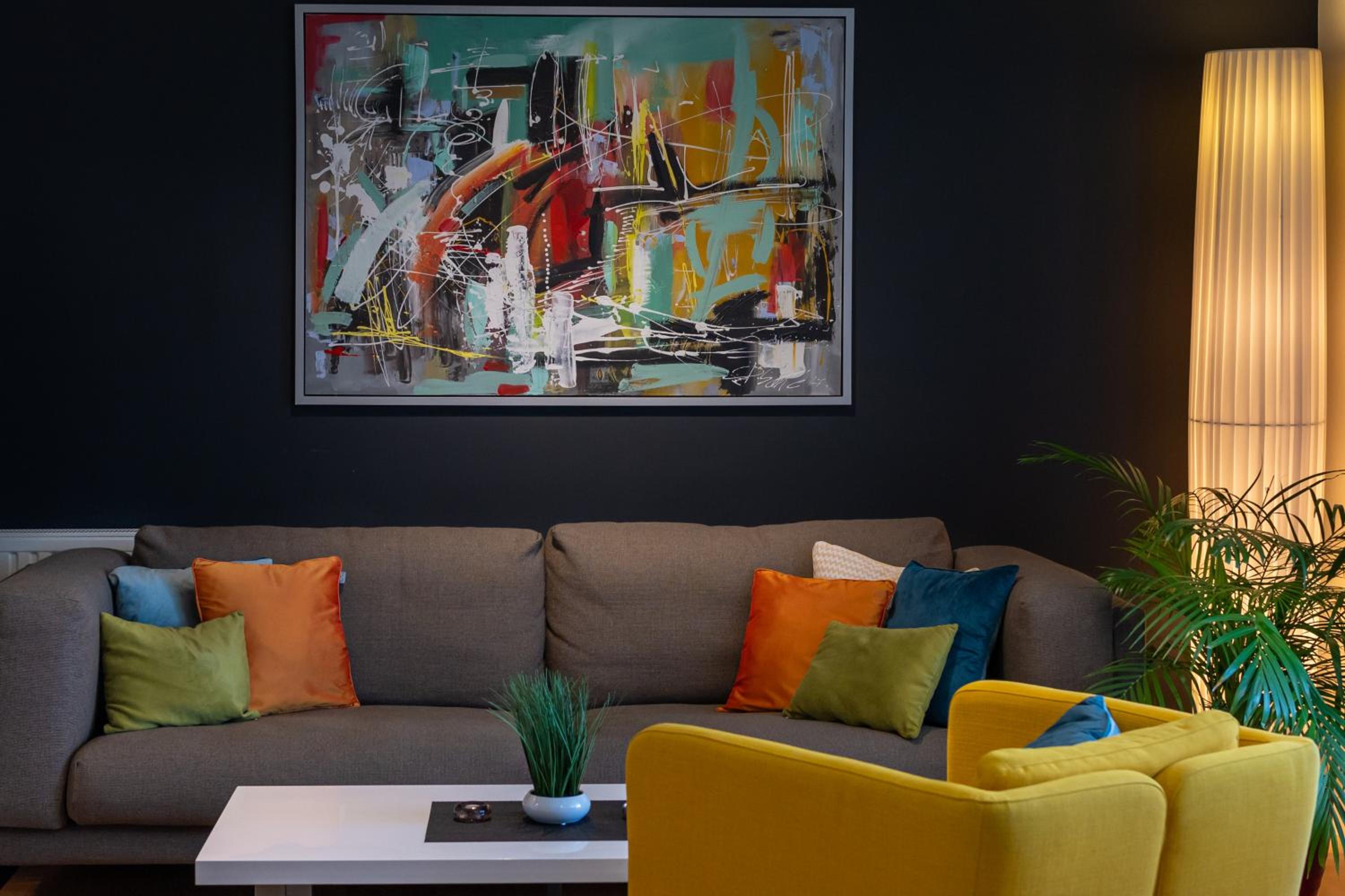 Apartment with Terrace - Photo 9