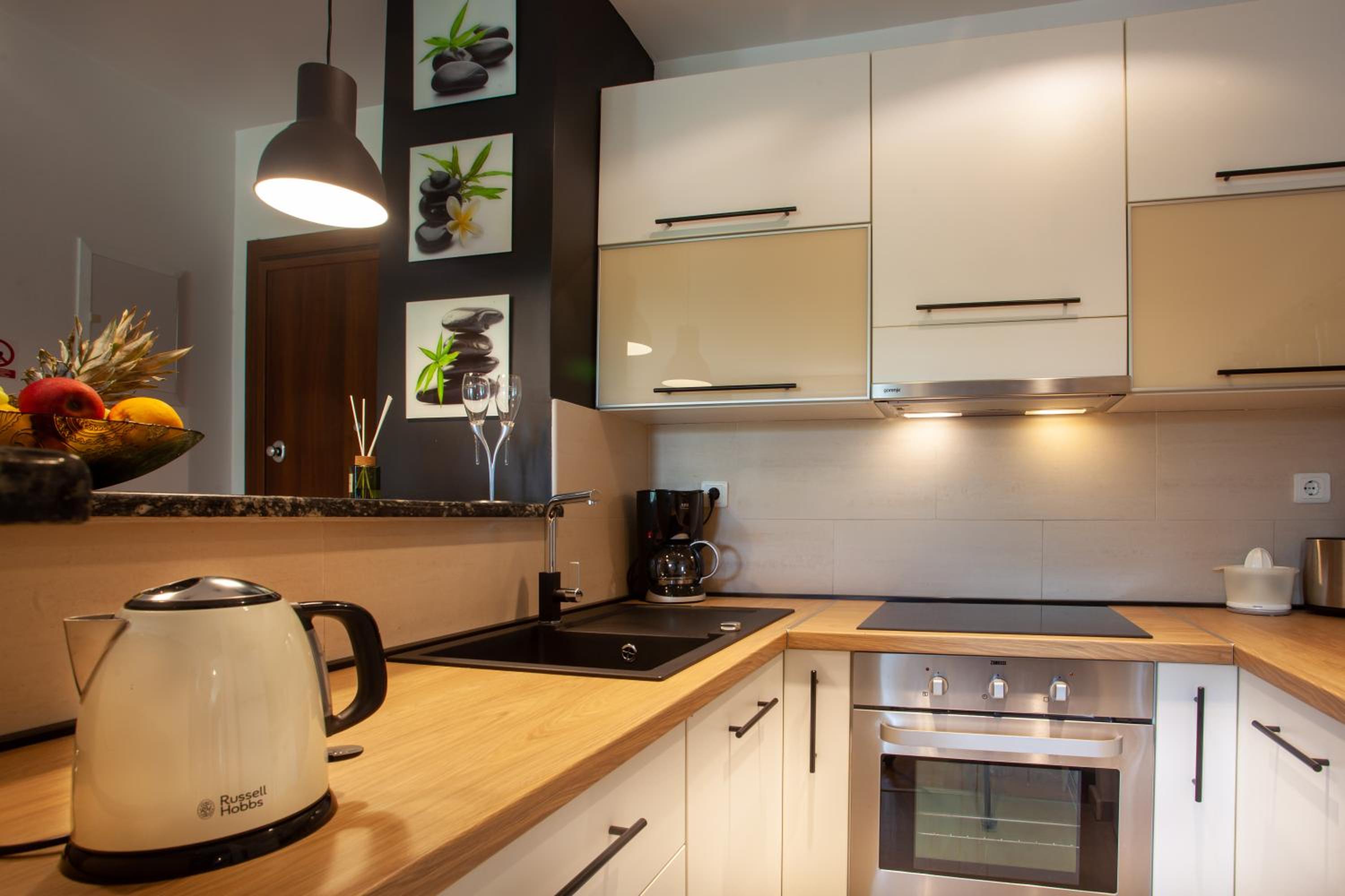 Apartment with Terrace - Photo 16