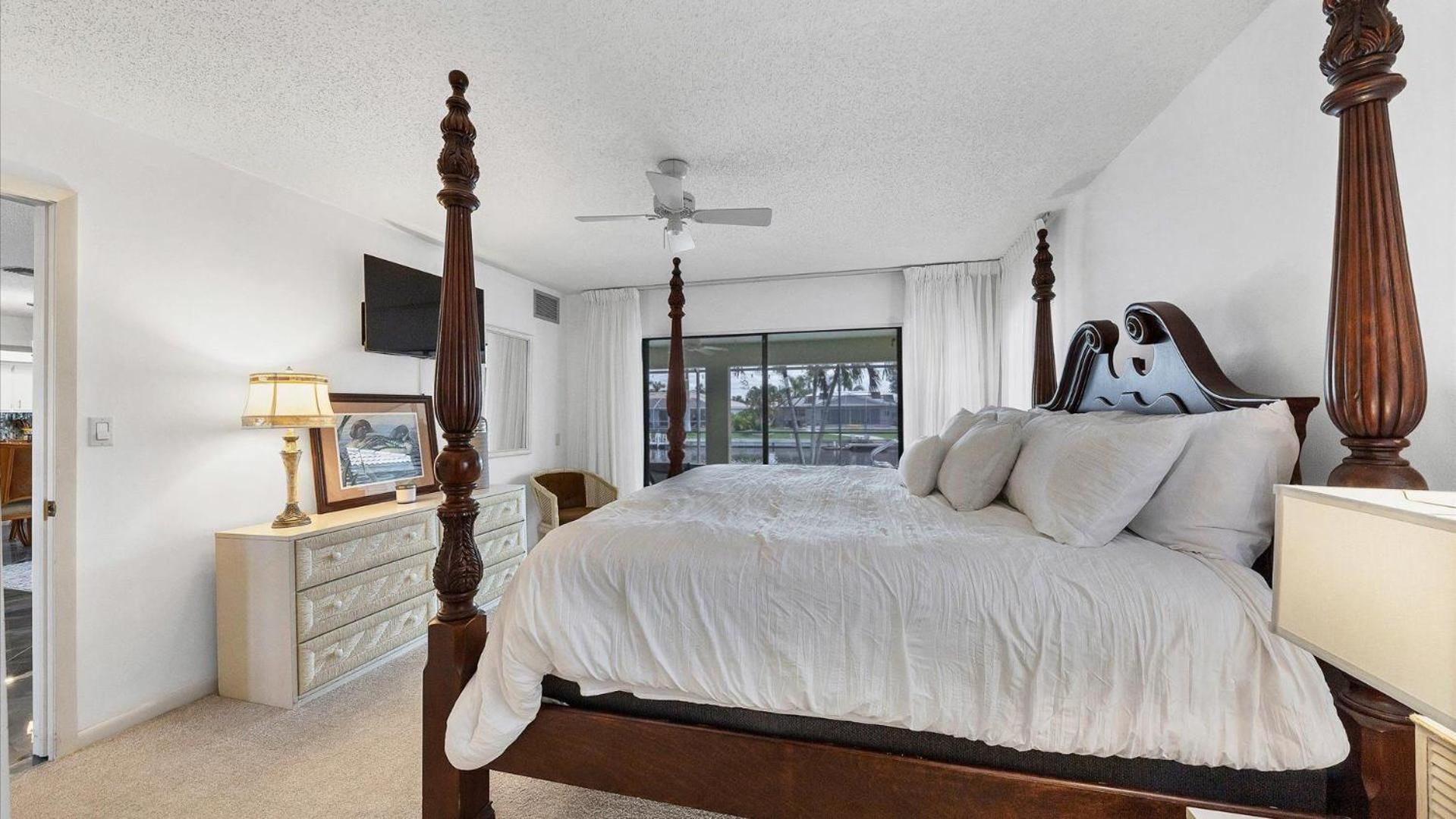 Three-Bedroom House photo 1