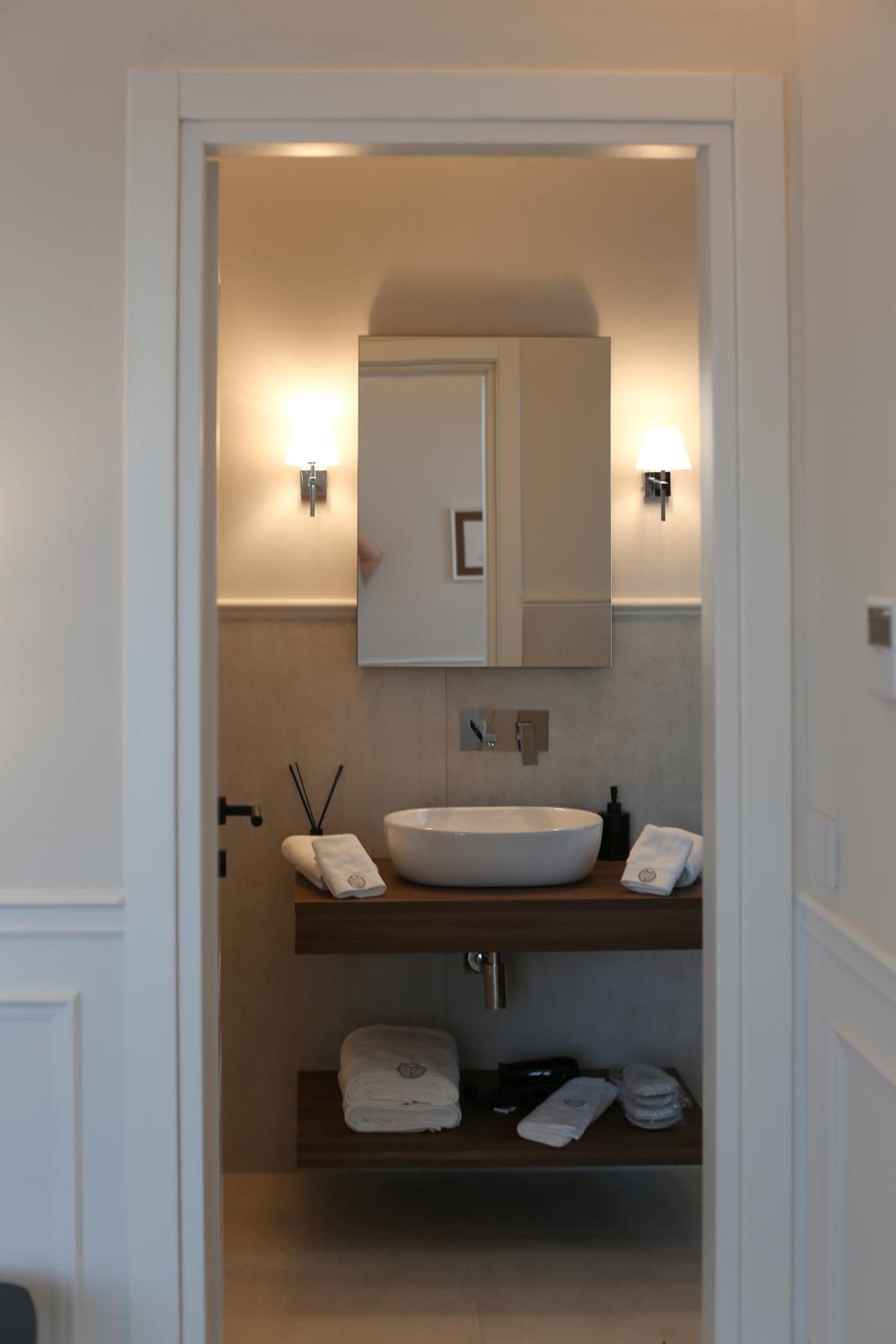 Junior Suite with Terrace - Photo 6