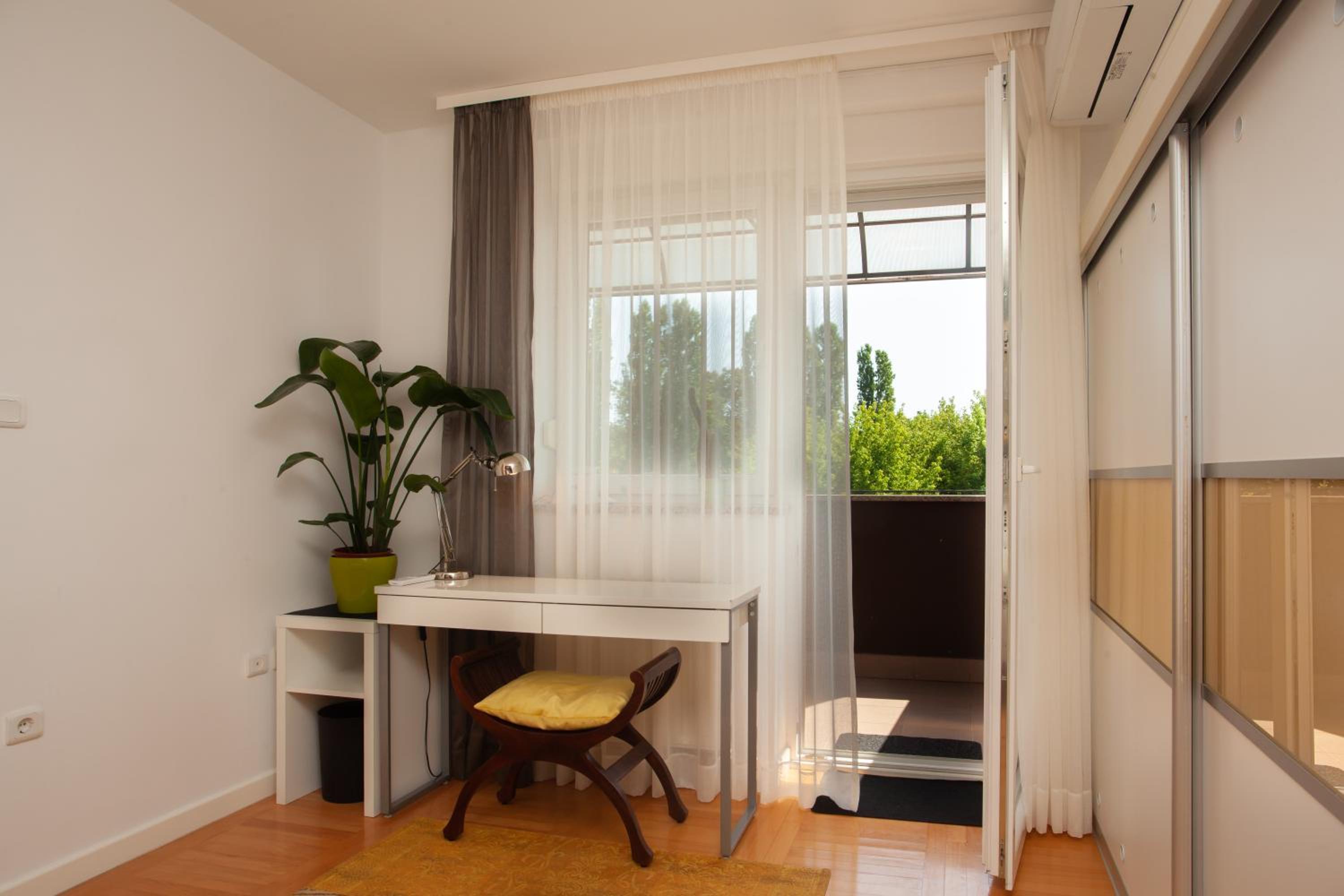 Apartment with Terrace - Photo 41