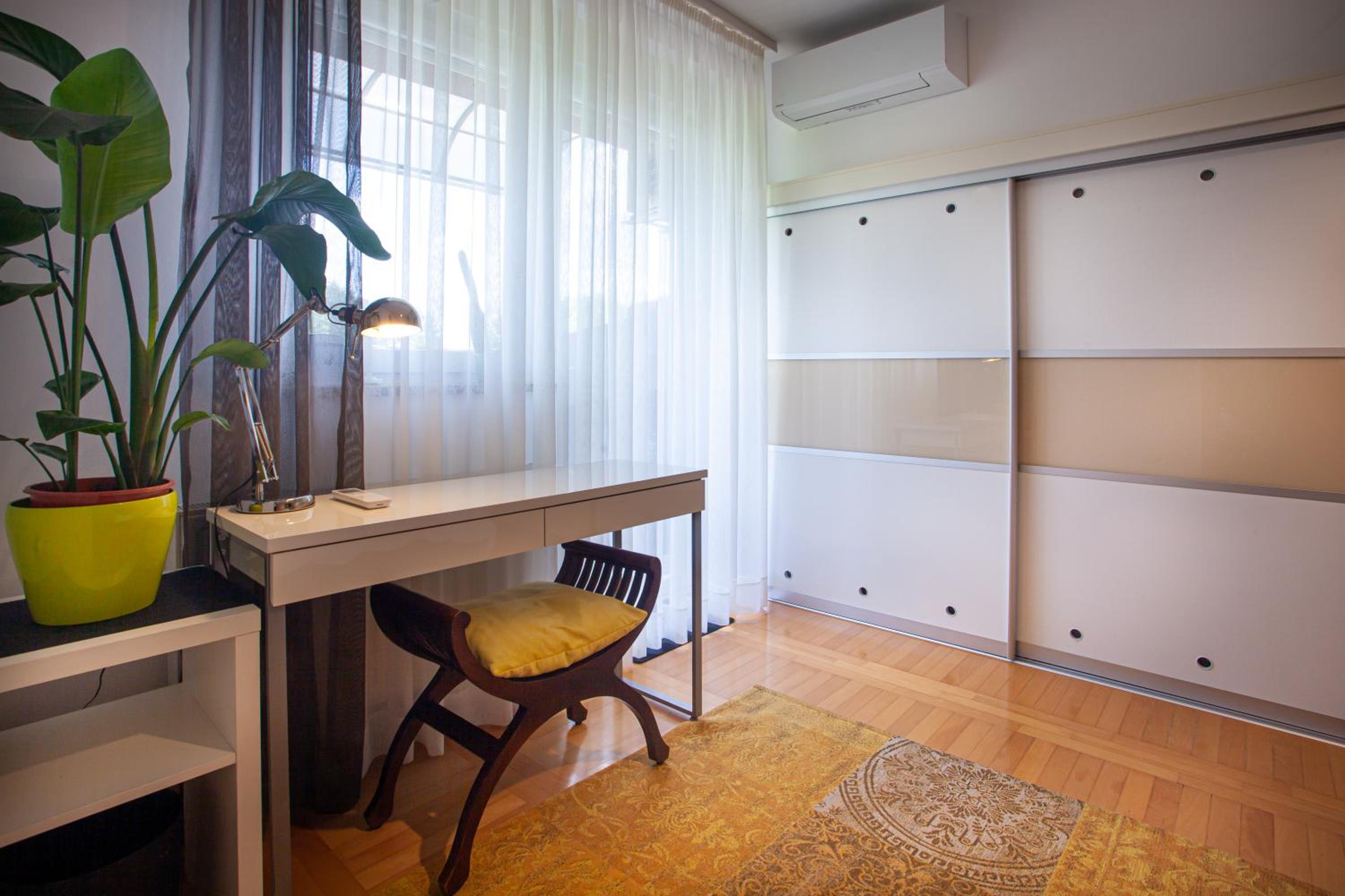 Apartment with Terrace - Photo 46