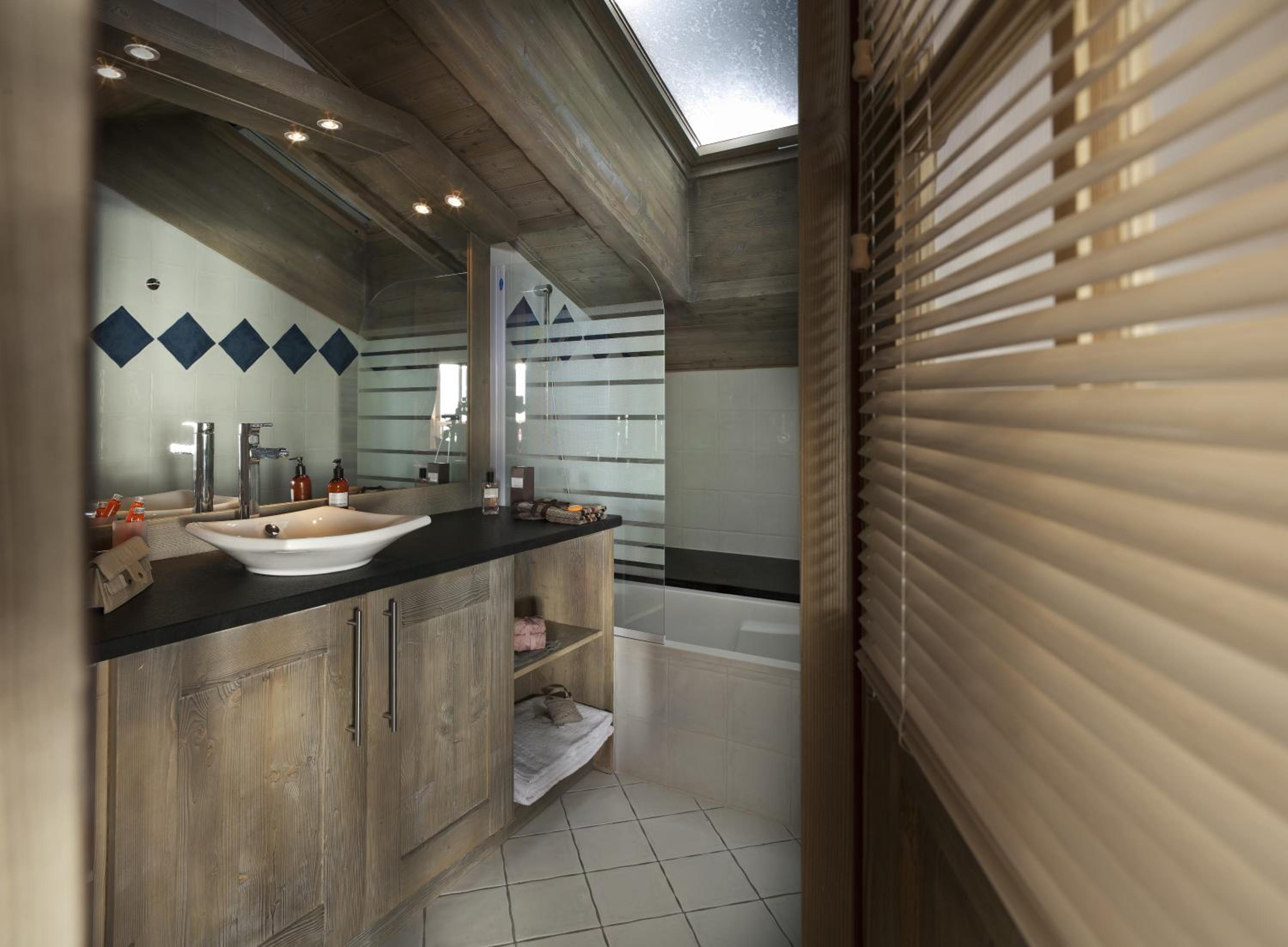 One-Bedroom Apartment (4 Adults) with Spa Access photo 2