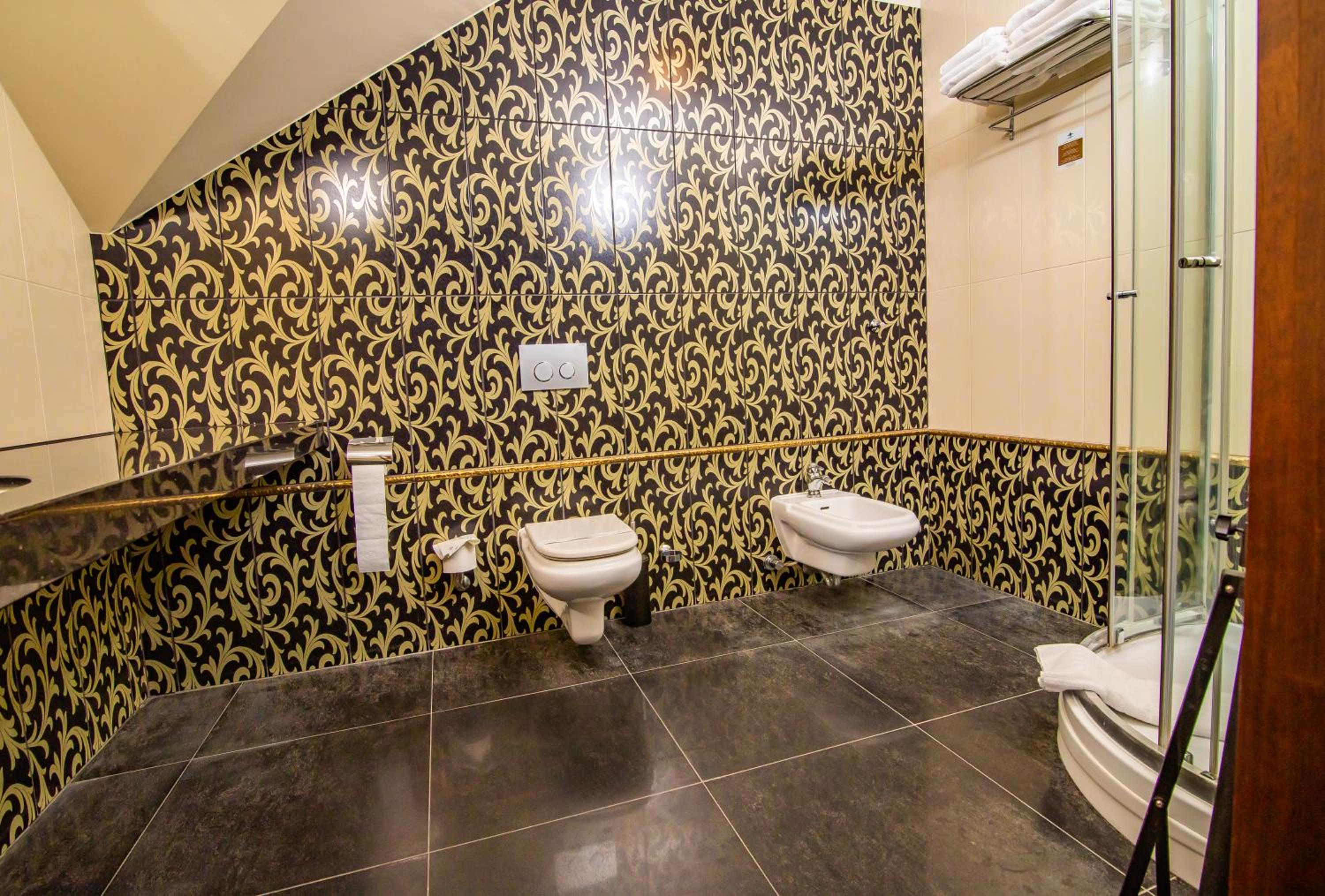 Family Room - Photo 4