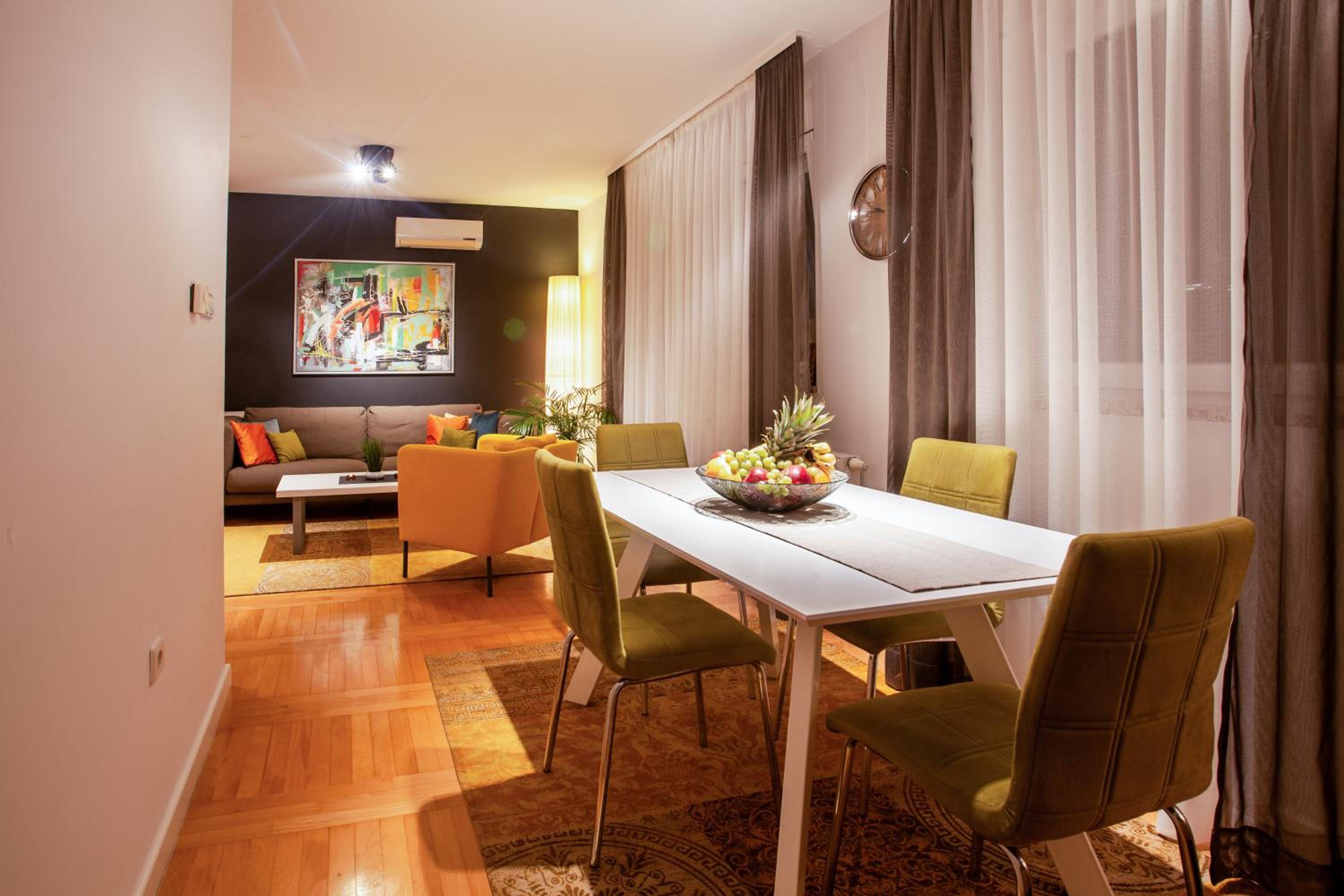 Apartment with Terrace - Photo 54