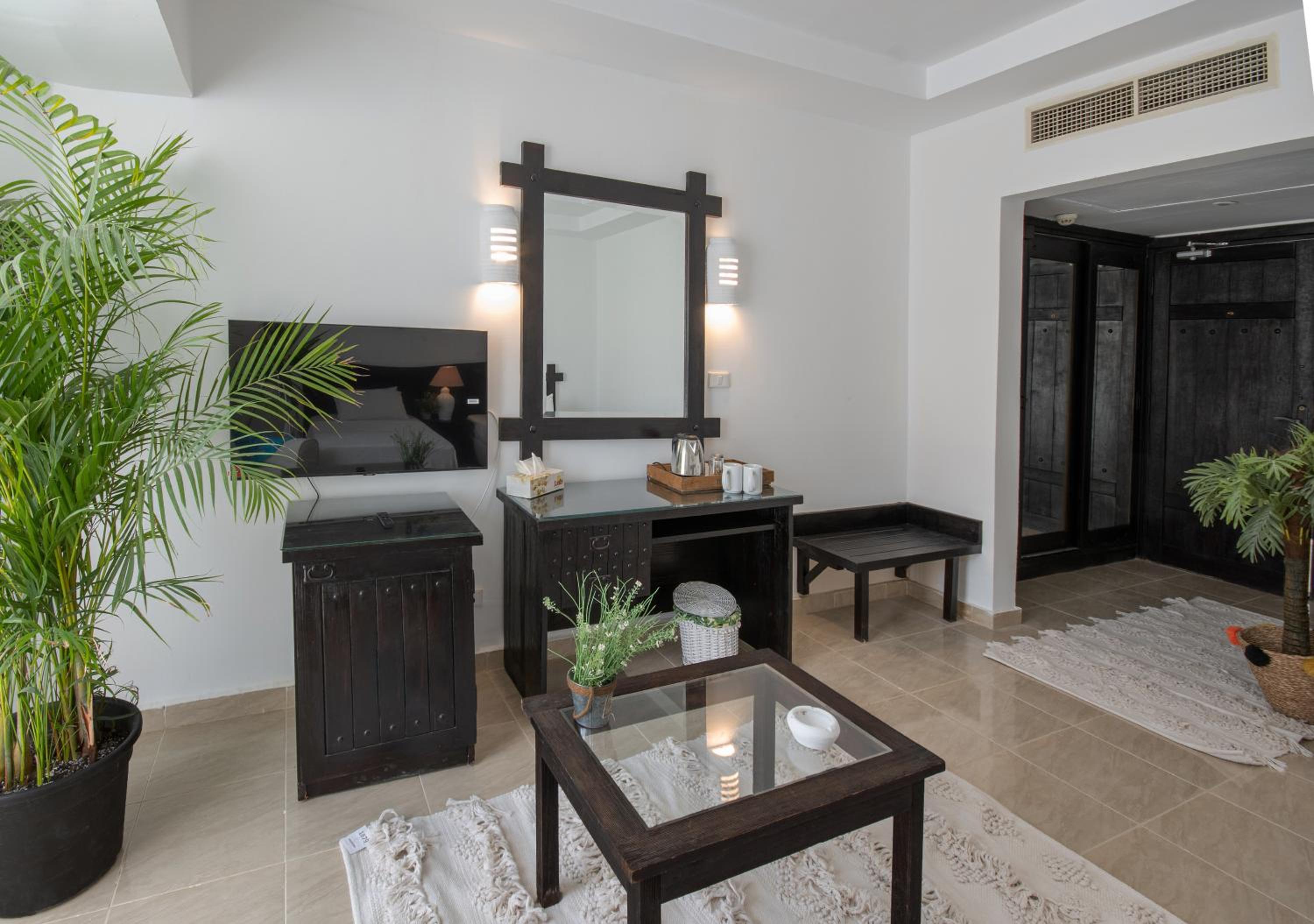 Double or Twin Room with Garden View photo 2